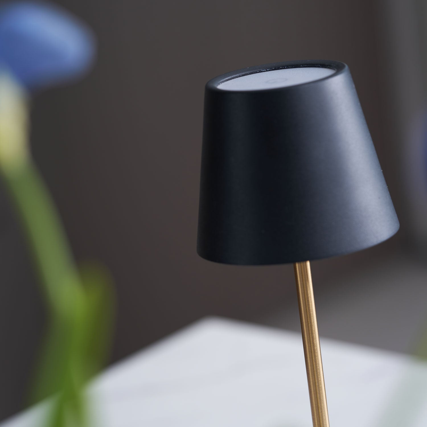 Penny Minimalist Table Lamp - Letslighting