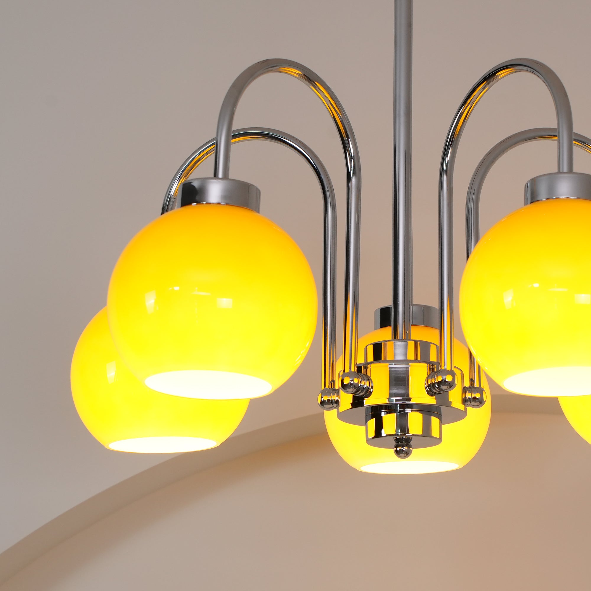 Lustra Chandelier Yellow Glass Globes - Letslighting
