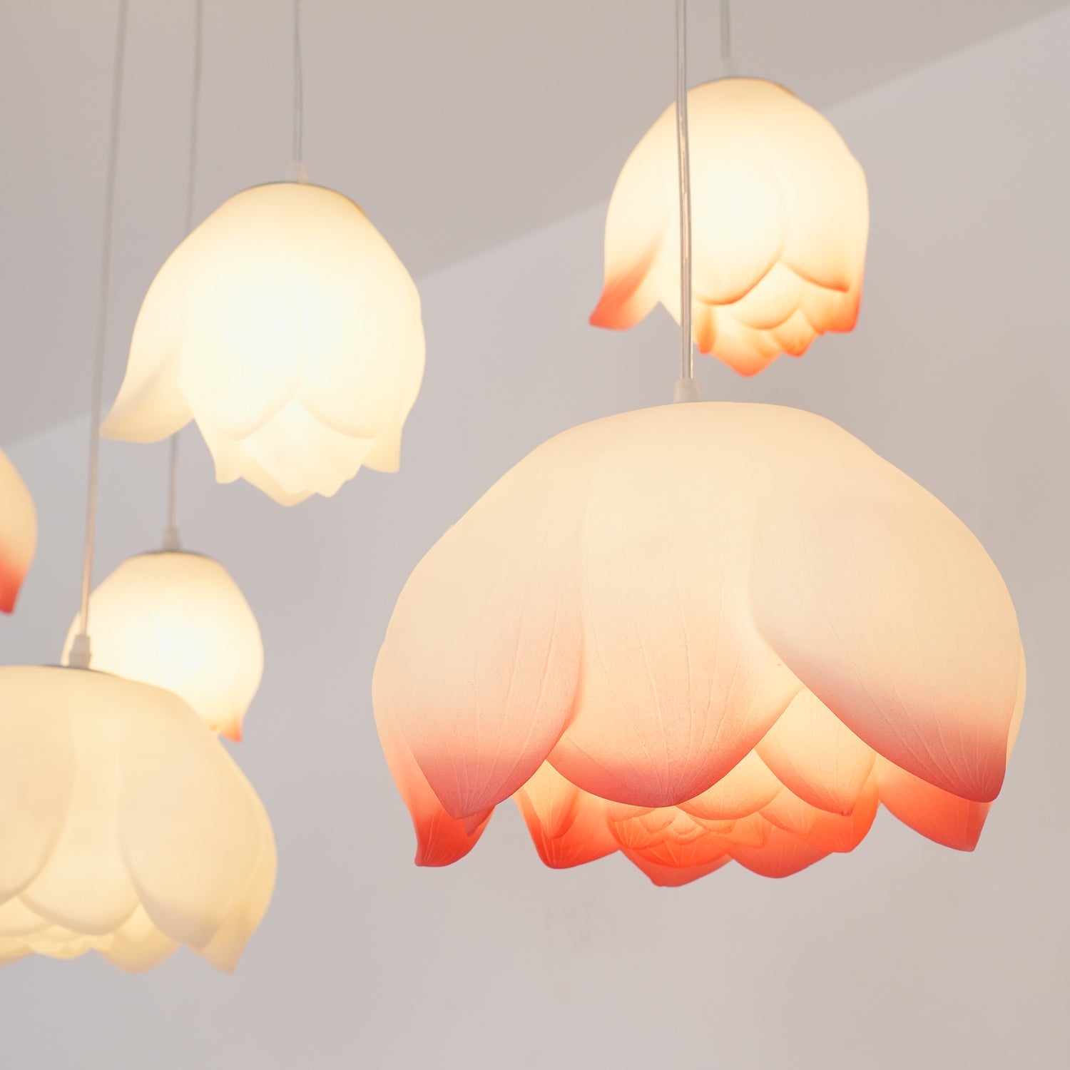 Lustra Chandelier Lotus Floral Pendant Pink White 7-Light - Letslighting