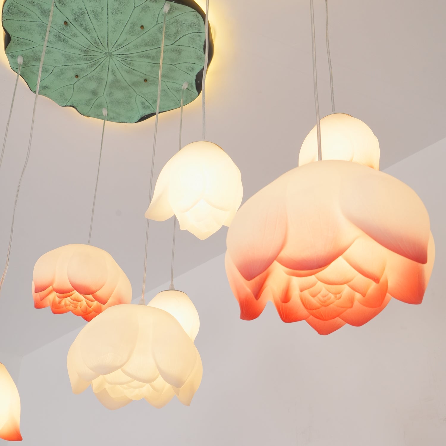 Lustra Chandelier Lotus Floral Pendant Pink White 7-Light - Letslighting