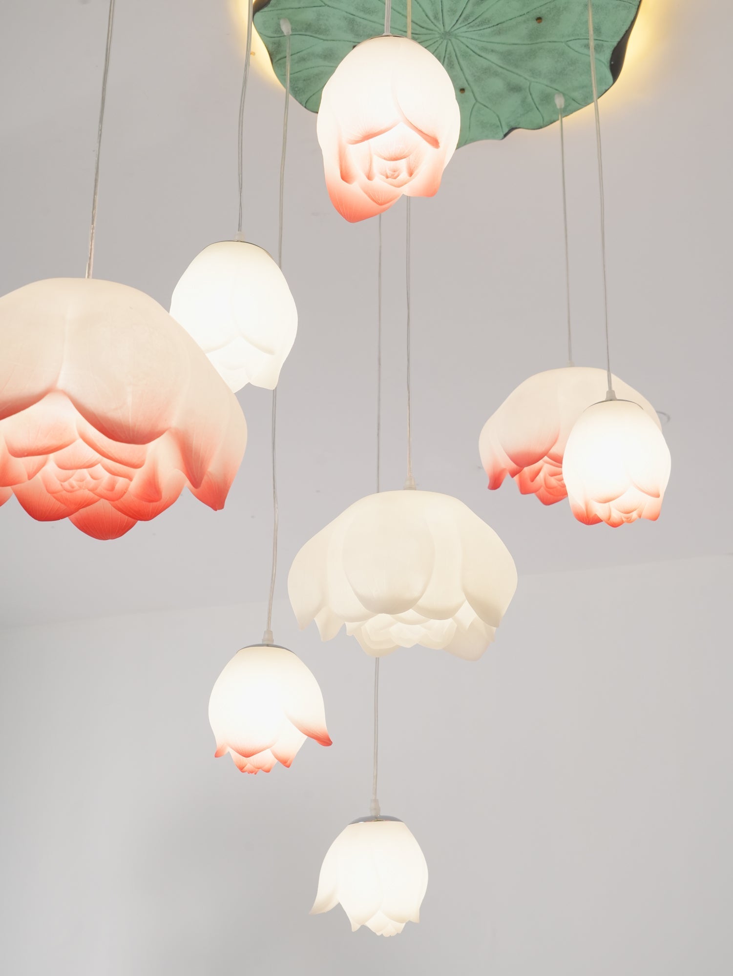 Lustra Chandelier Lotus Floral Pendant Pink White 7-Light - Letslighting