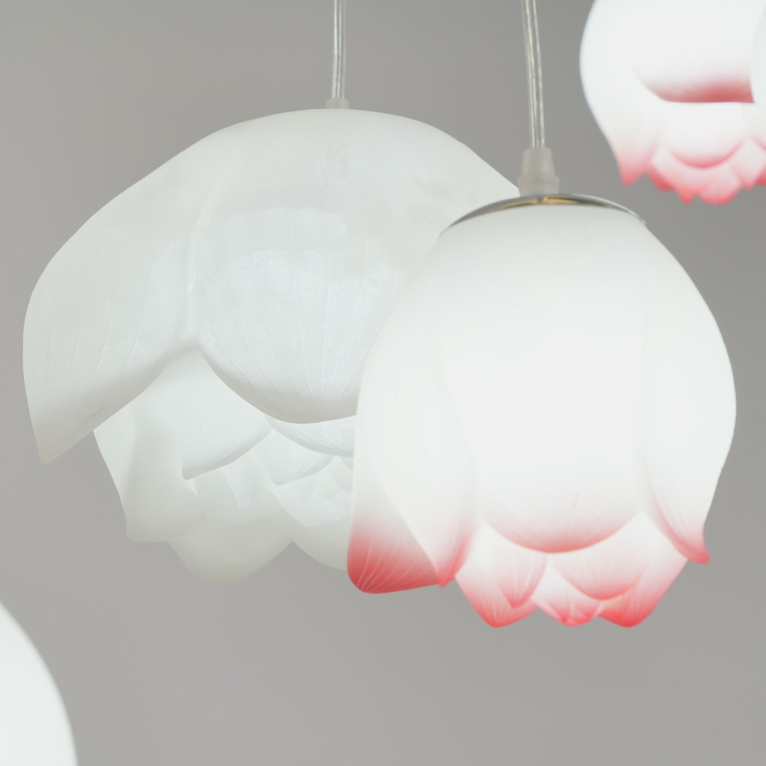 Lustra Chandelier Lotus Floral Pendant Pink White 7-Light - Letslighting