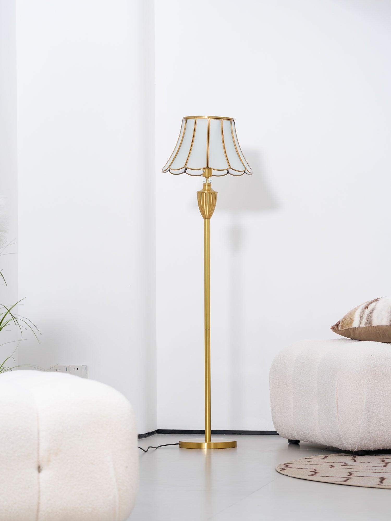 Quell Brass Luxury Floor Lamp - Letslighting