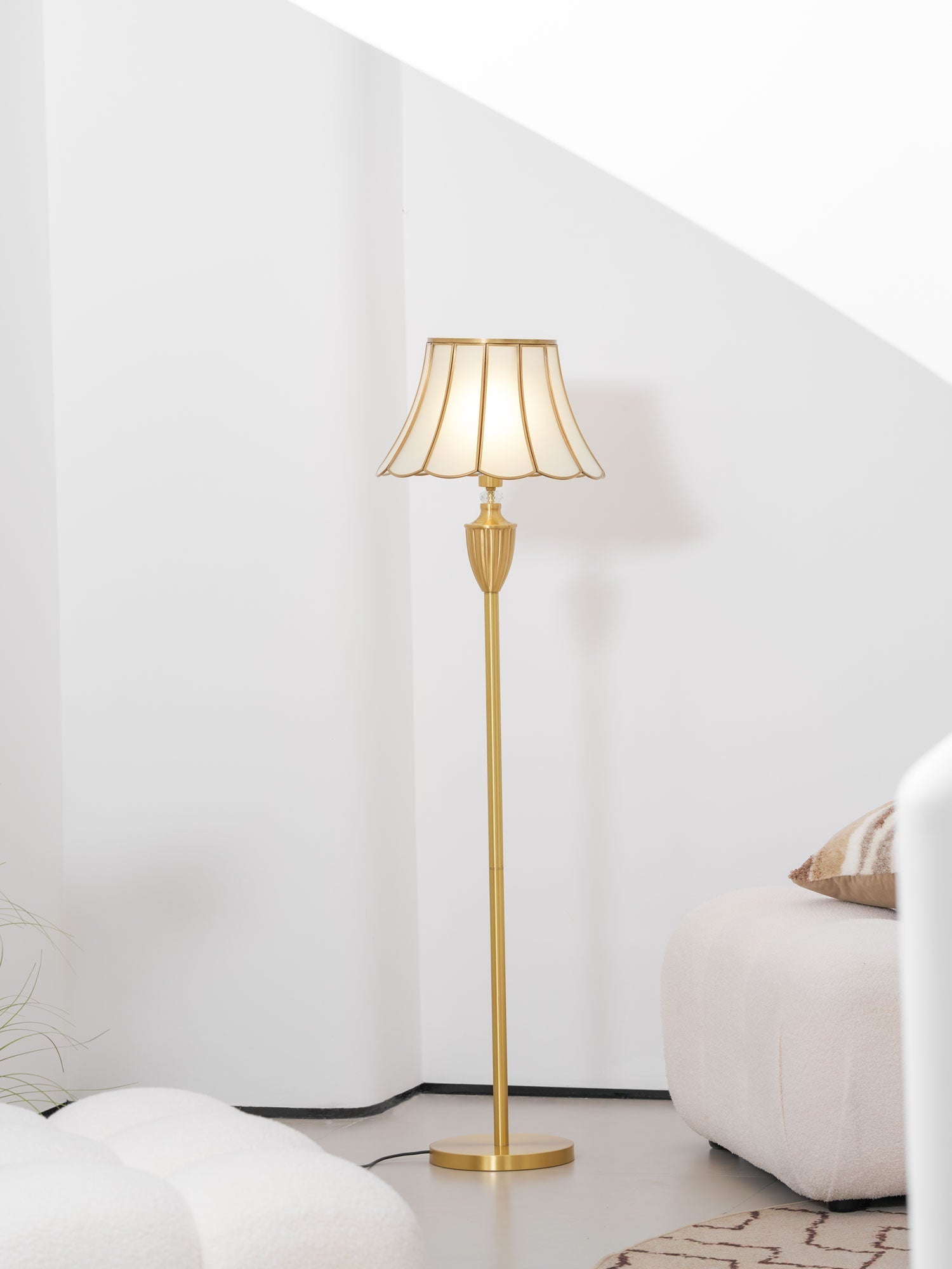 Quell Brass Luxury Floor Lamp - Letslighting