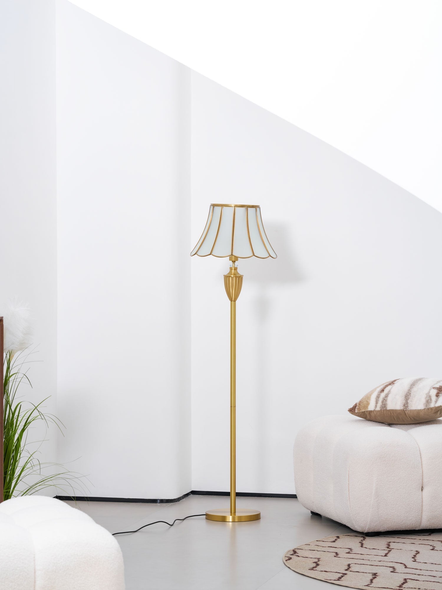 Quell Brass Luxury Floor Lamp - Letslighting