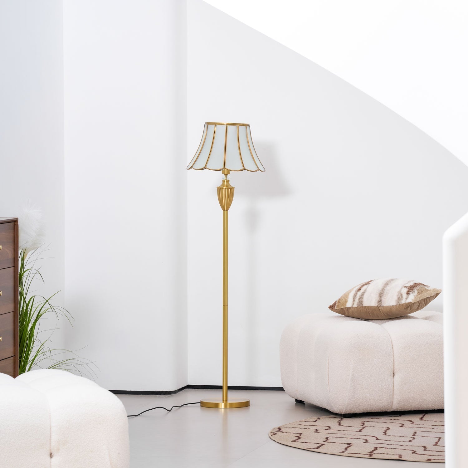 Quell Brass Luxury Floor Lamp - Letslighting