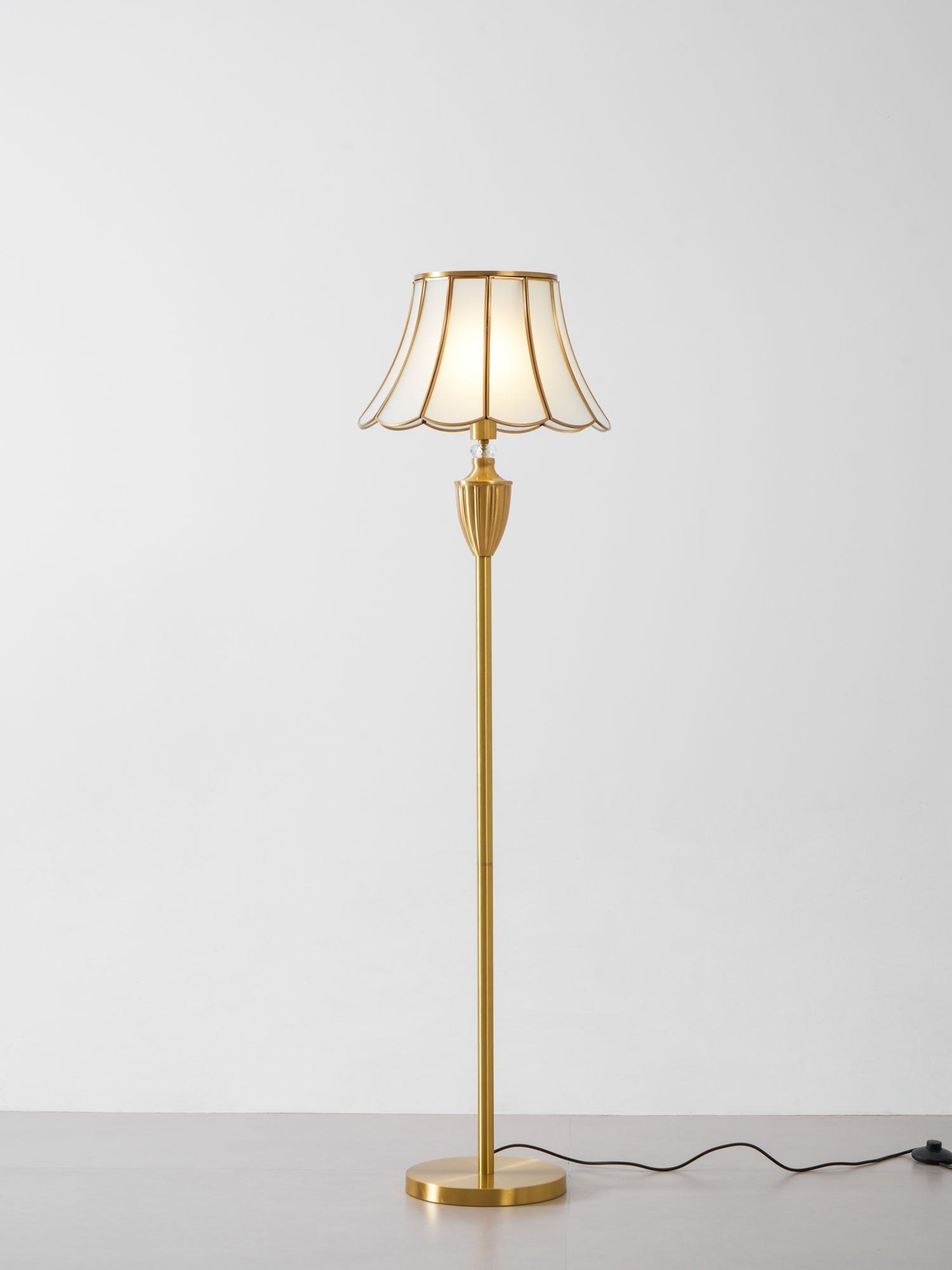 Quell Brass Luxury Floor Lamp - Letslighting