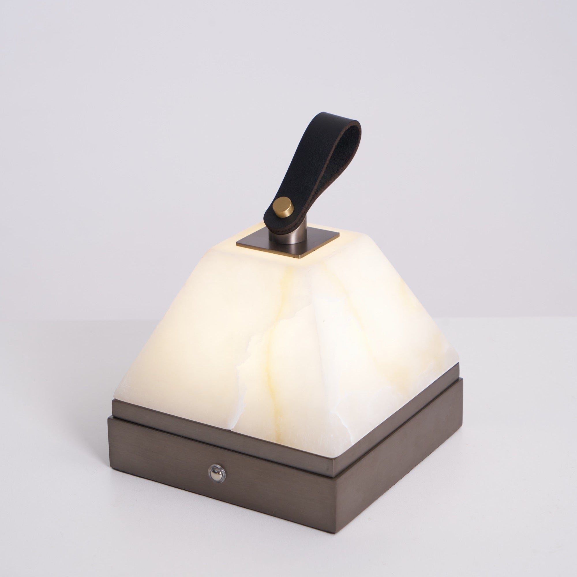 Pyramidale Alabaster Table Lamp with Leather Handle - Letslighting