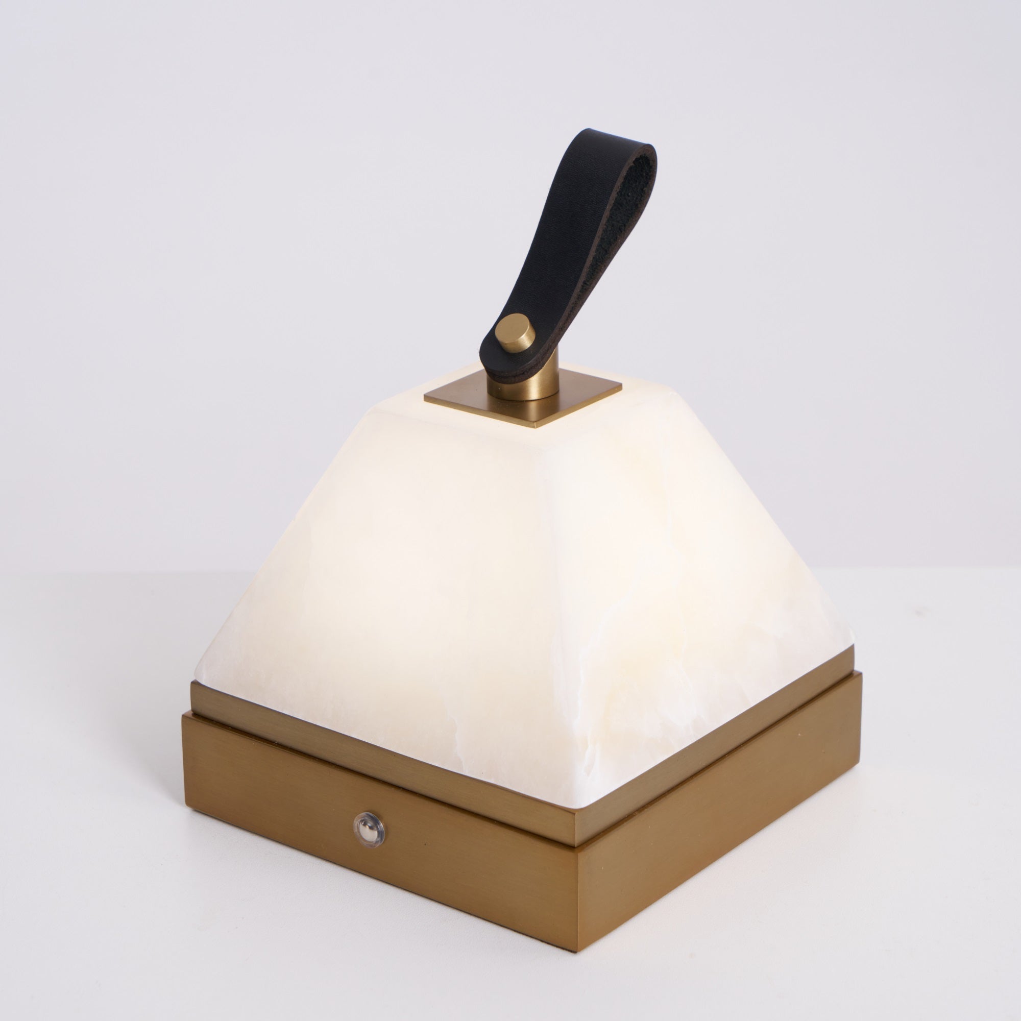Pyramidale Alabaster Table Lamp with Leather Handle - Letslighting