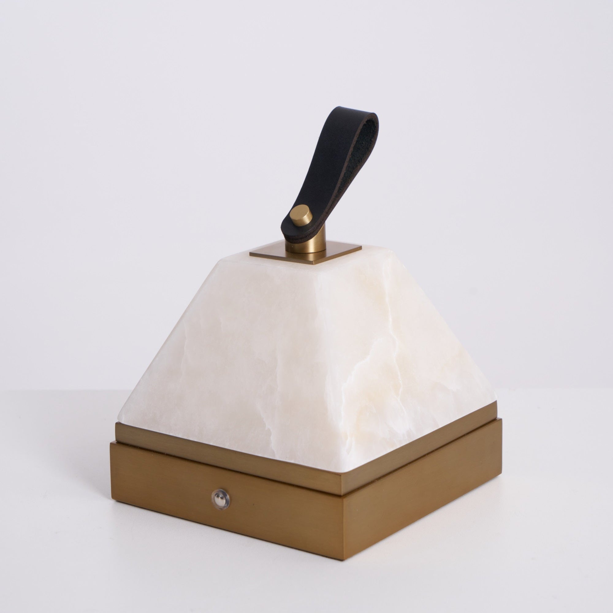 Pyramidale Alabaster Table Lamp with Leather Handle - Letslighting