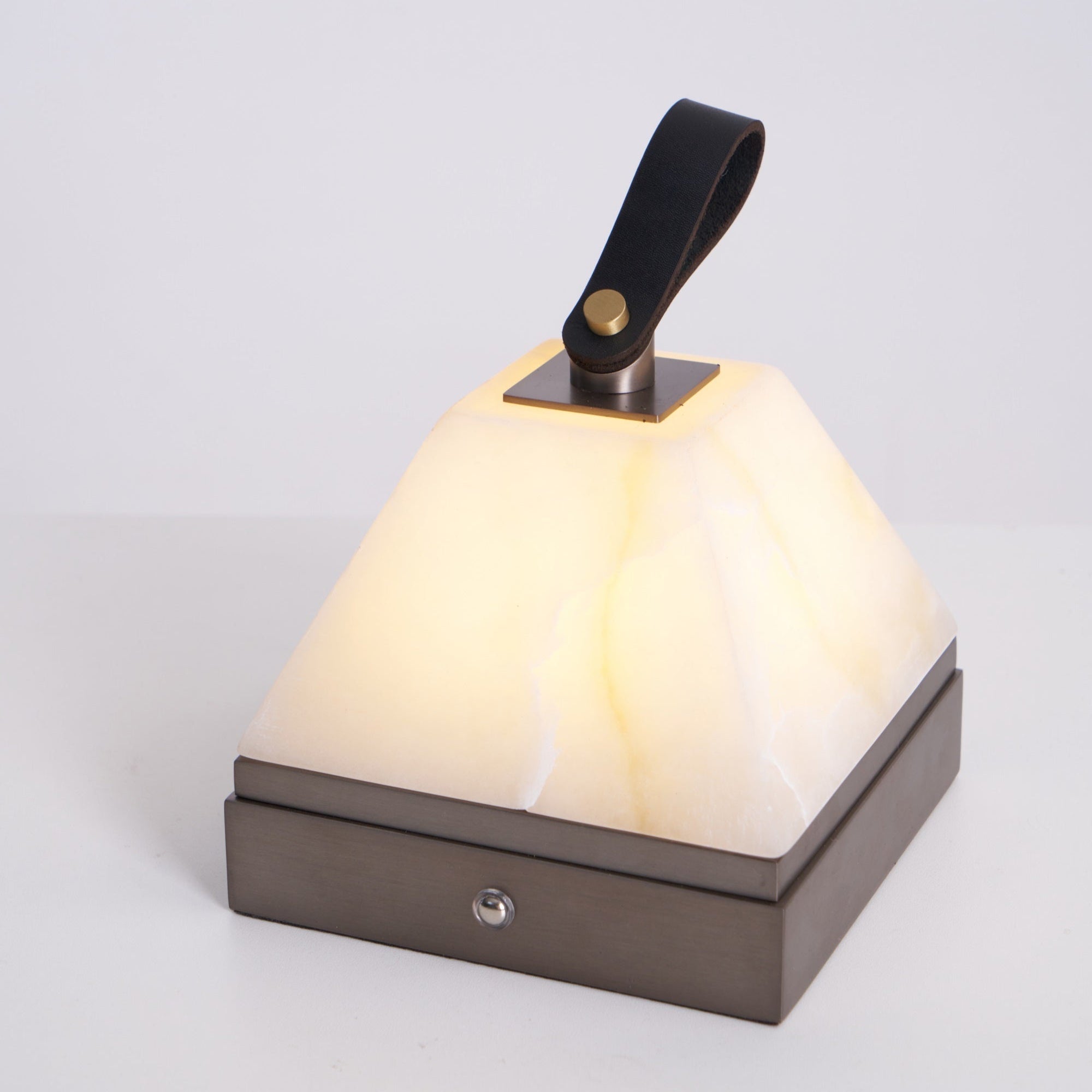 Pyramidale Alabaster Table Lamp with Leather Handle - Letslighting