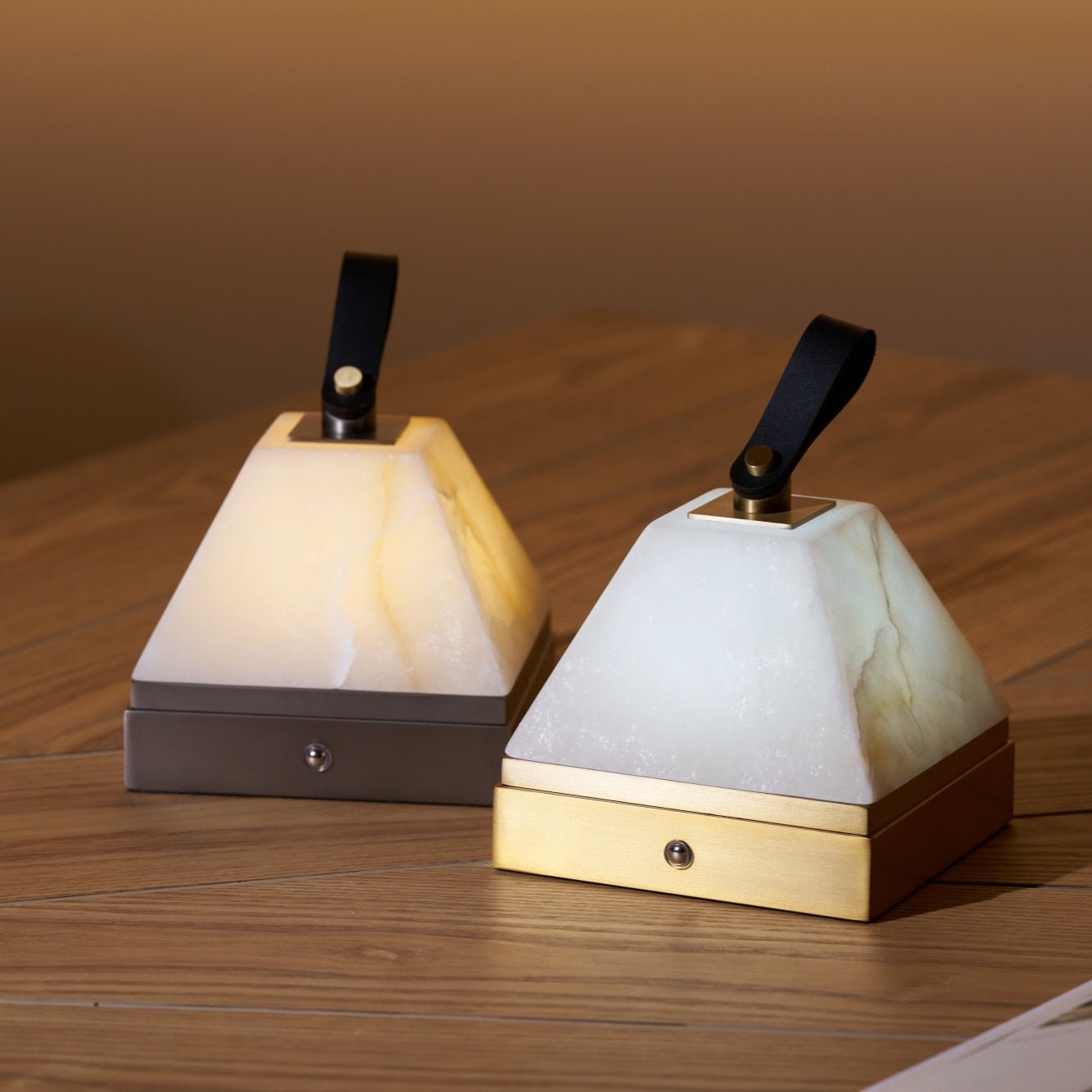 Pyramidale Alabaster Table Lamp with Leather Handle - Letslighting