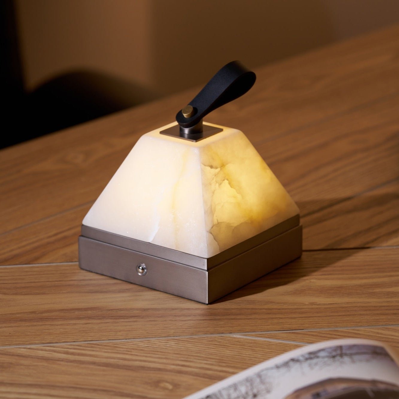 Pyramidale Alabaster Table Lamp with Leather Handle - Letslighting