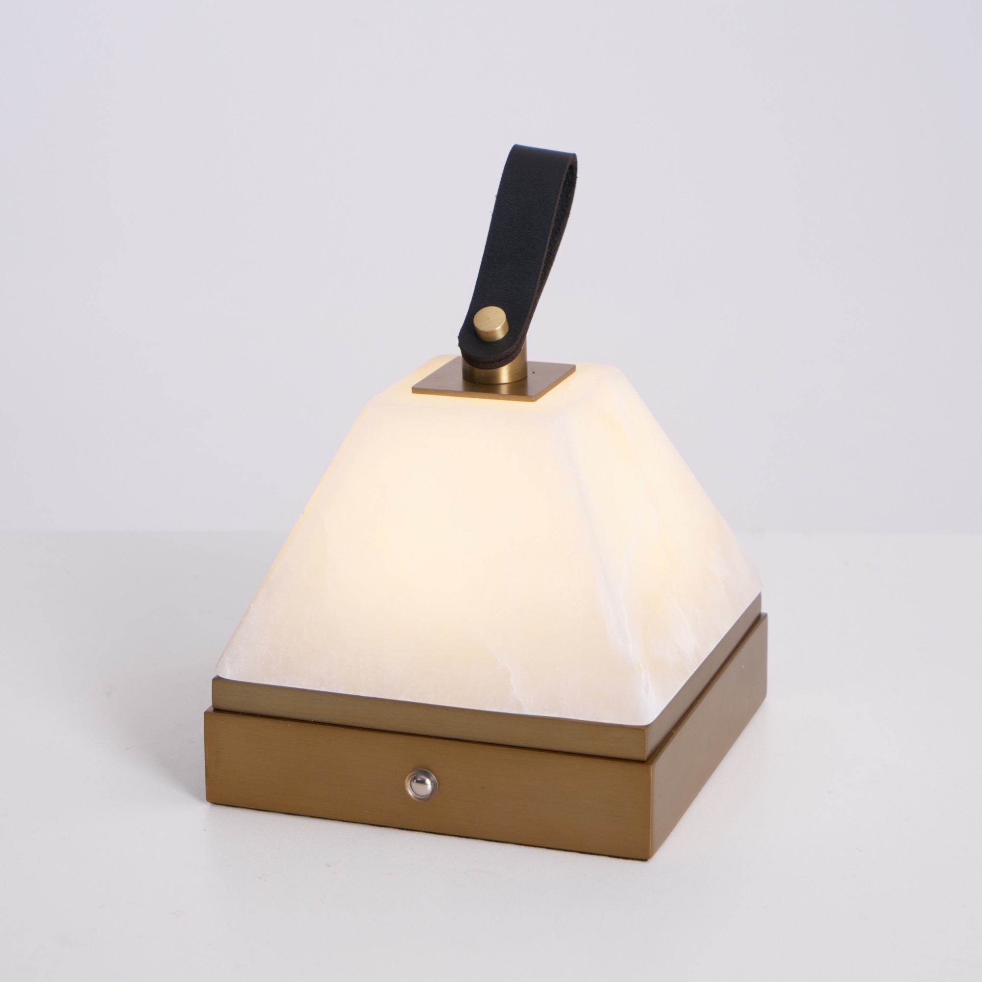 Pyramidale Alabaster Table Lamp with Leather Handle - Letslighting