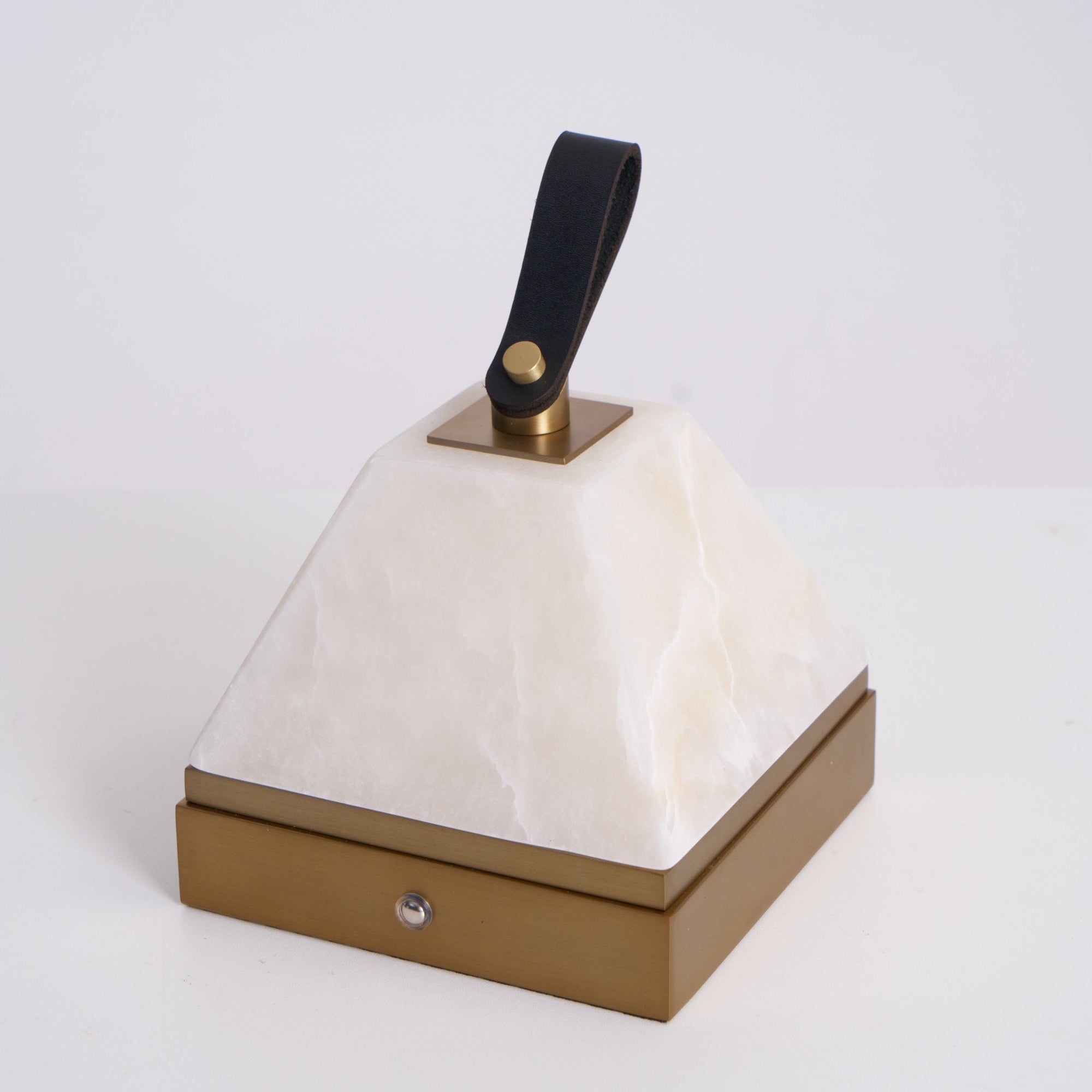 Pyramidale Alabaster Table Lamp with Leather Handle - Letslighting