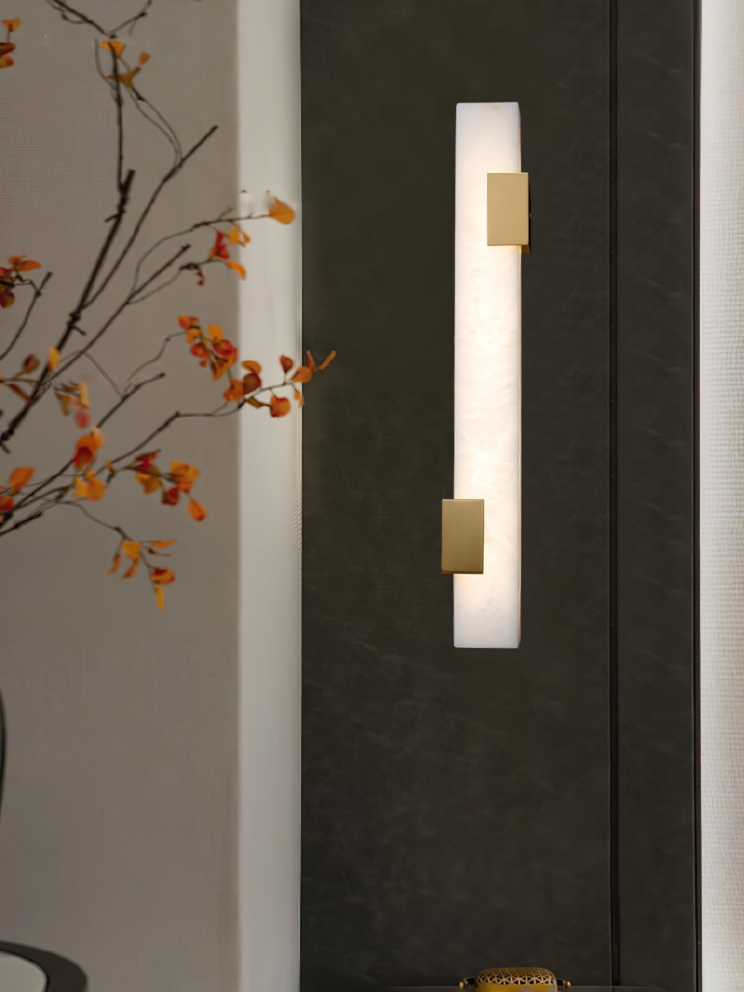Eos Linear Alabaster Wall Light