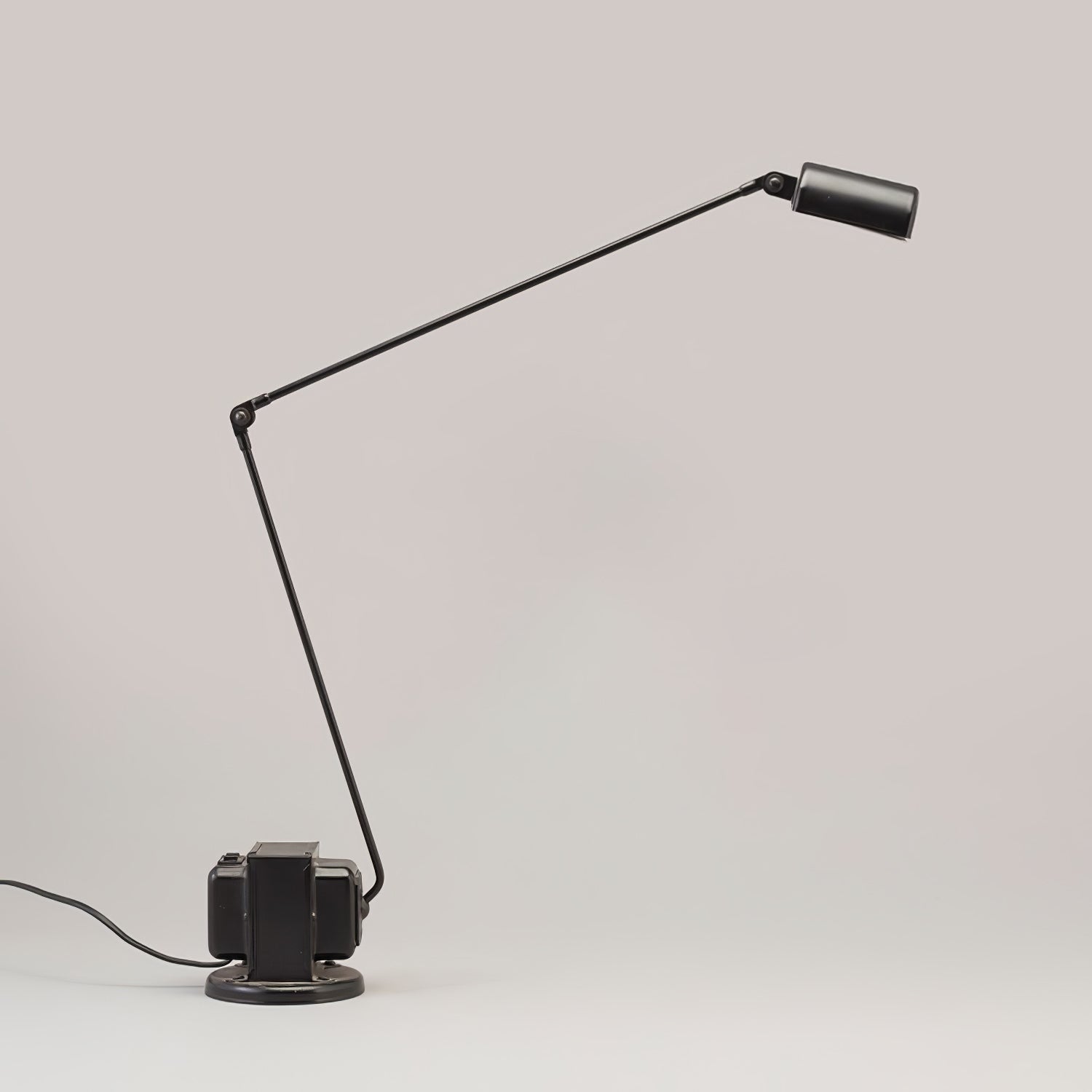 Elliot Minimalist Table Lamp - Letslighting