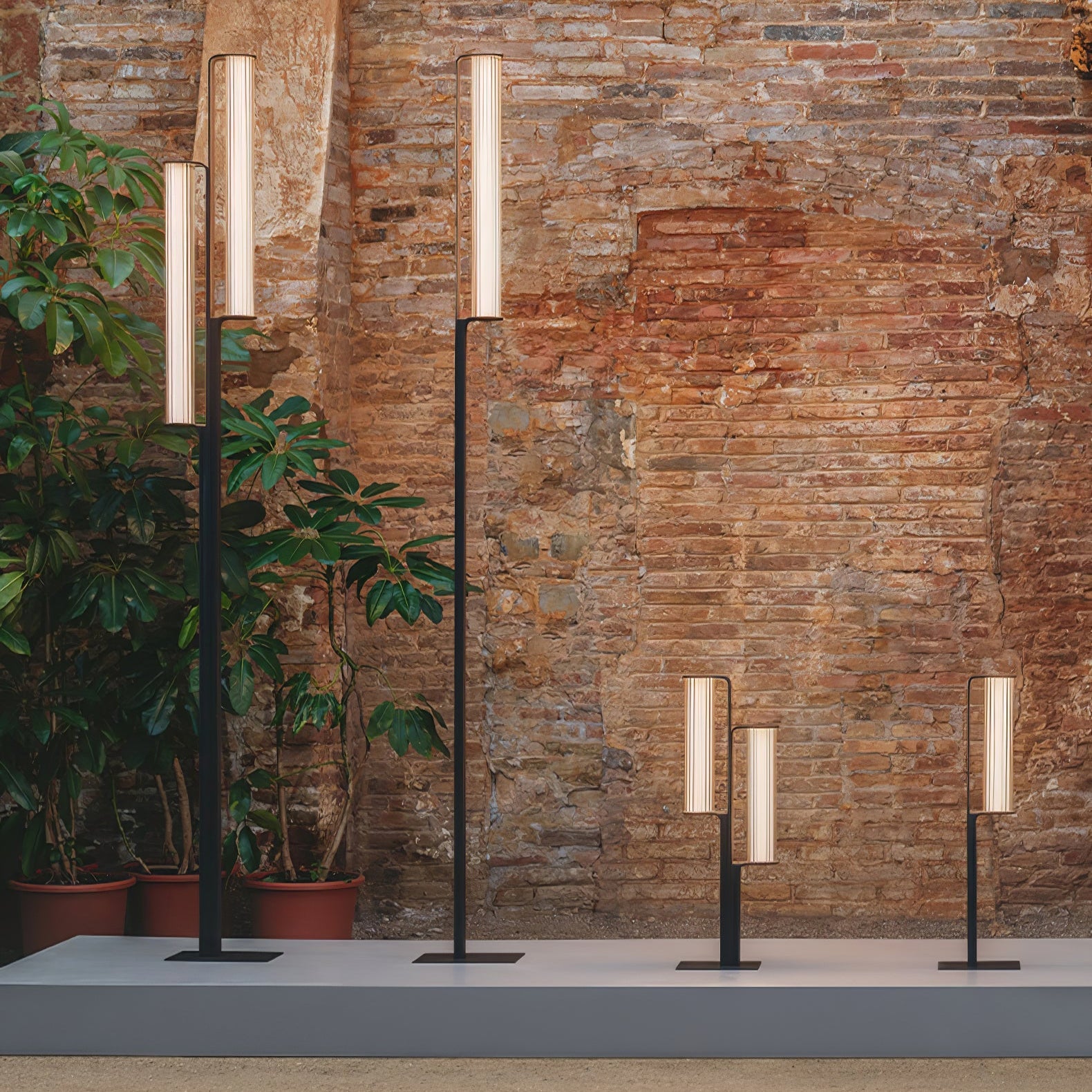 Lumo Arc Duo Outdoor Lamp - Letslighting