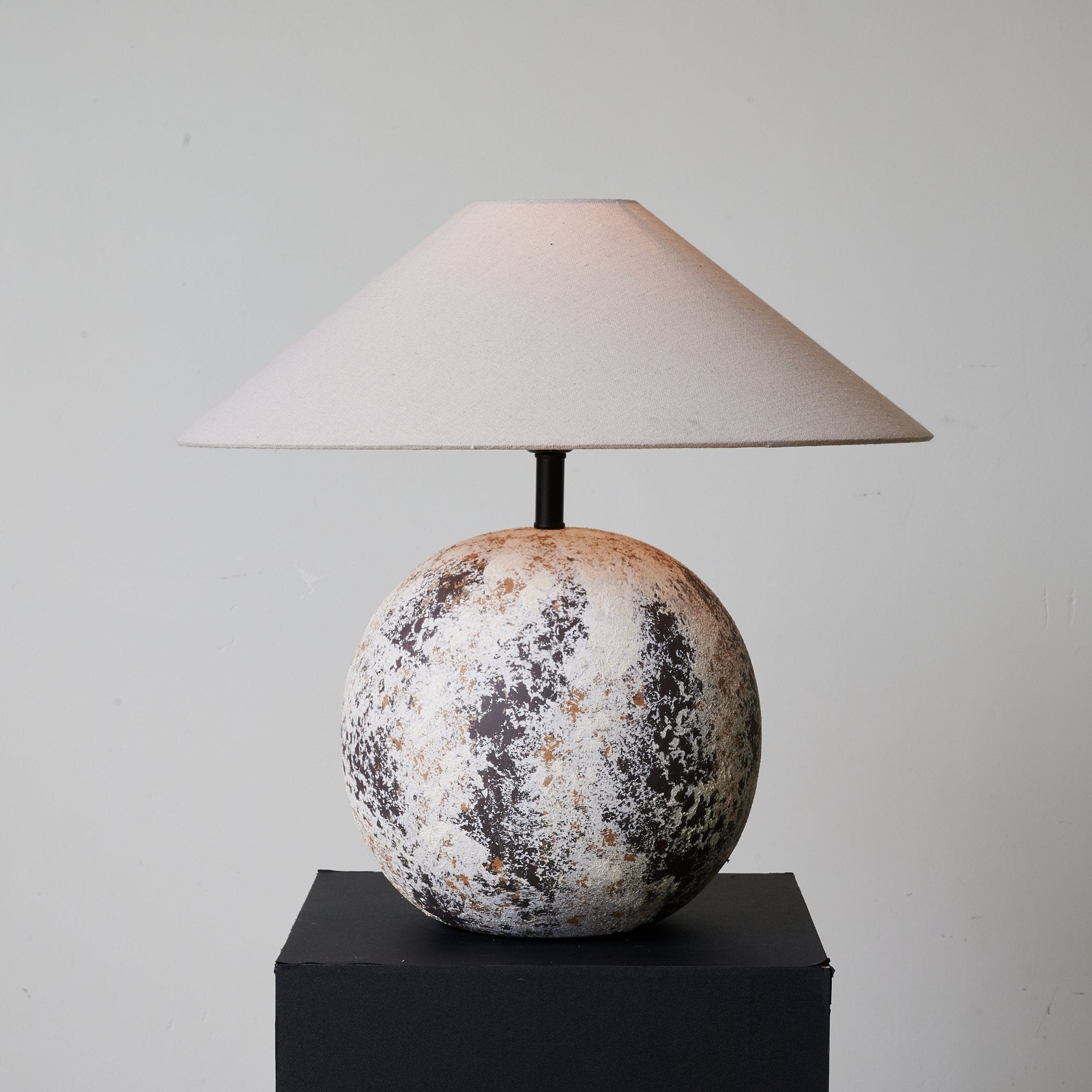 Kira Modern Table Lamp - Letslighting
