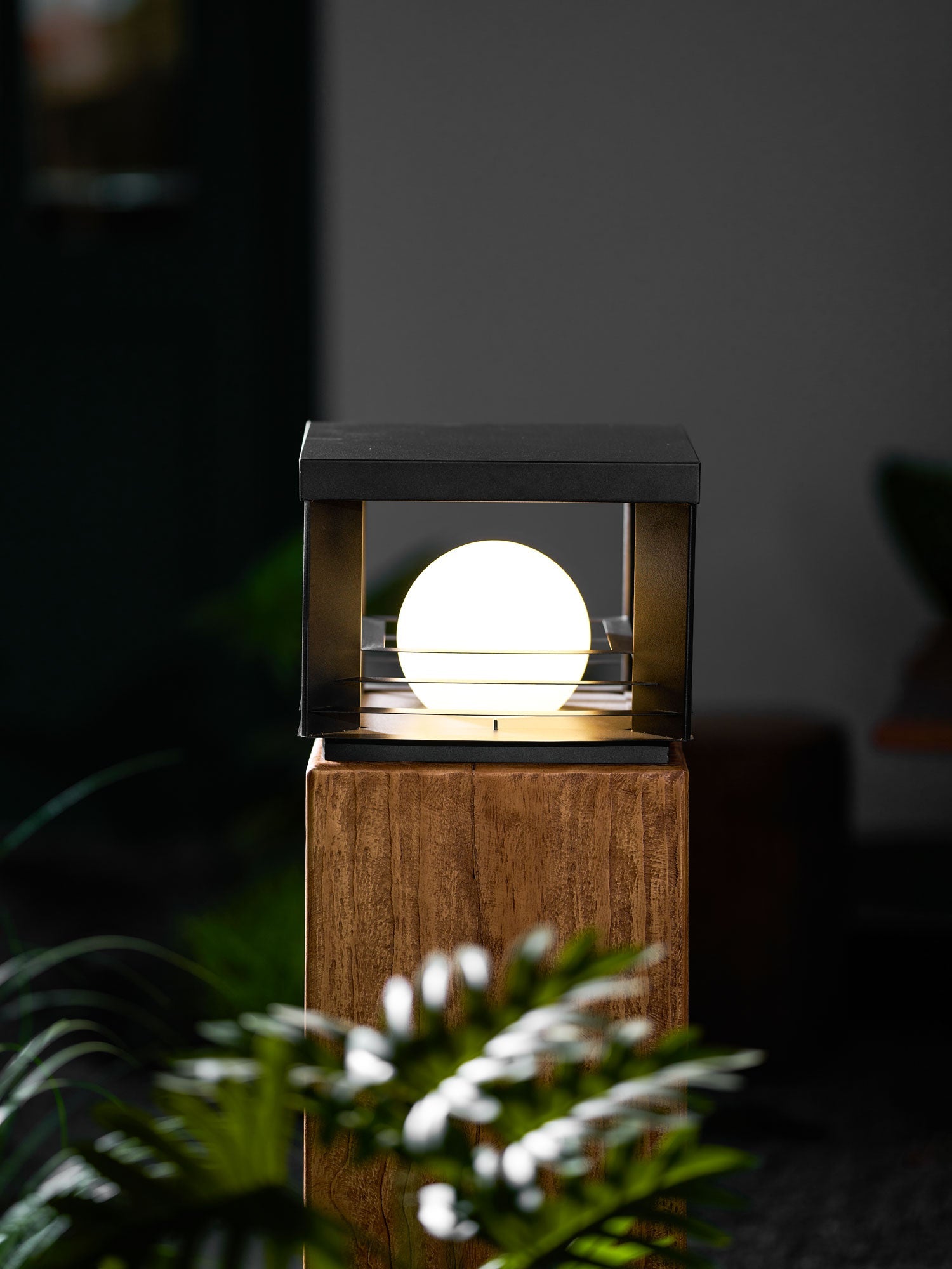 Lunar Crate Outdoor Lamp - Letslighting