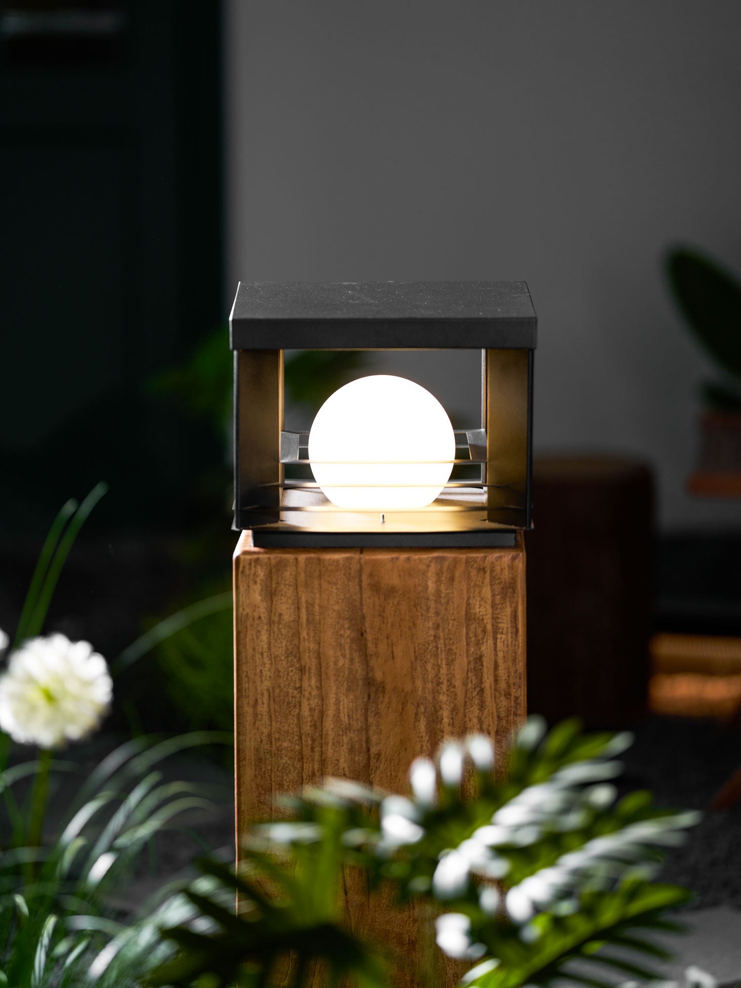 Lunar Crate Outdoor Lamp - Letslighting