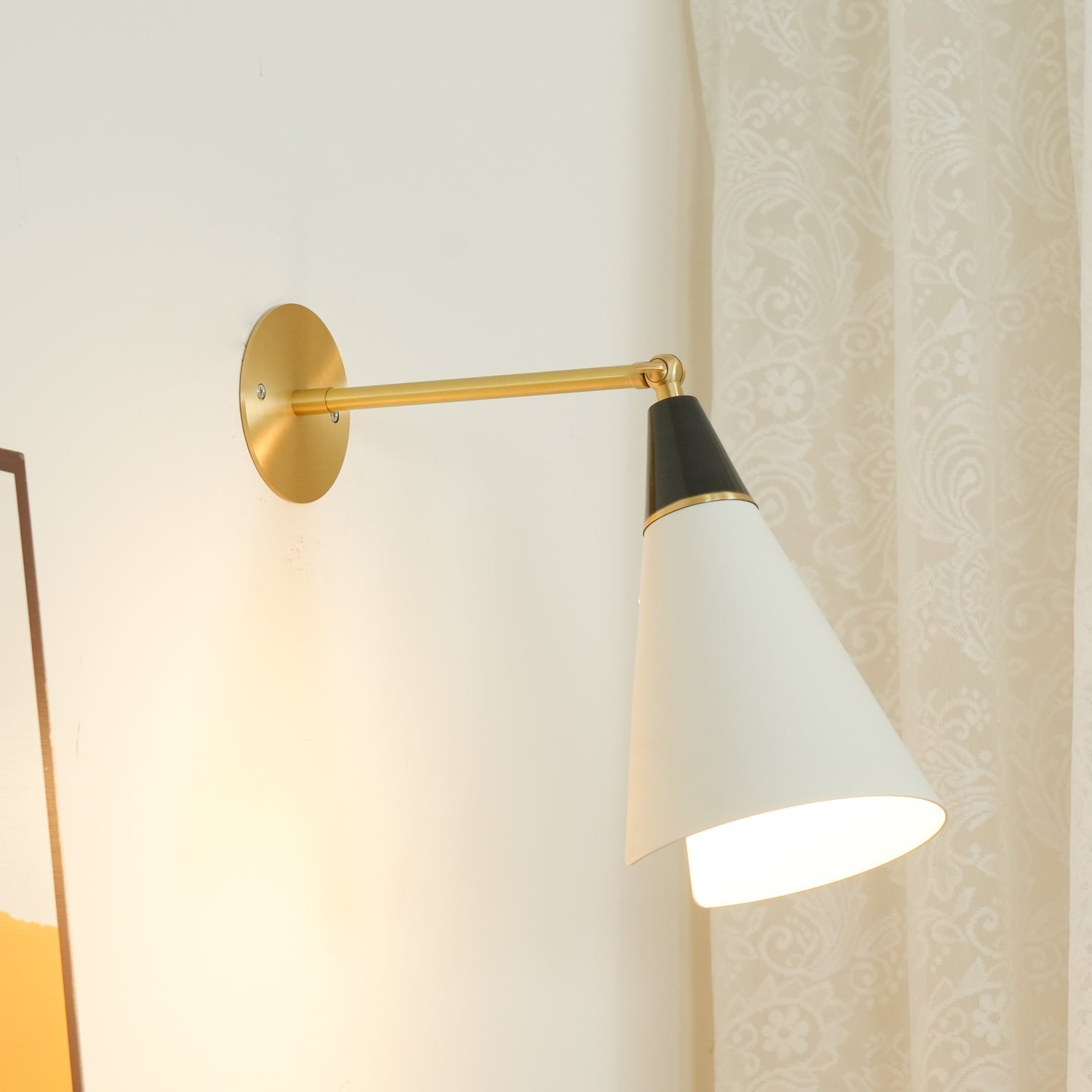Petite Magari Wall Lamp - Blowlighting