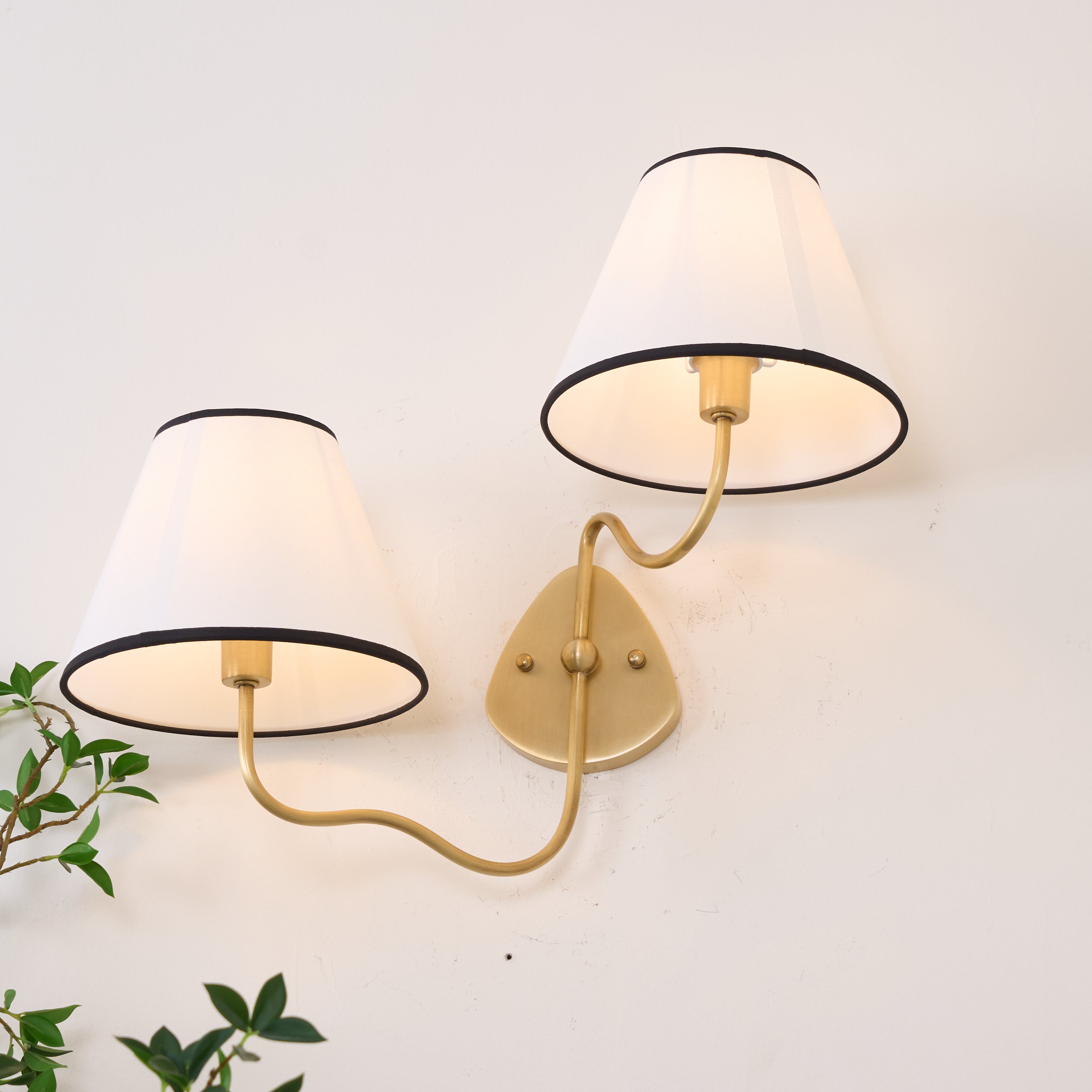 Evynor Vintage Industrial Brass Fabric Wall Lamp - Letslighting