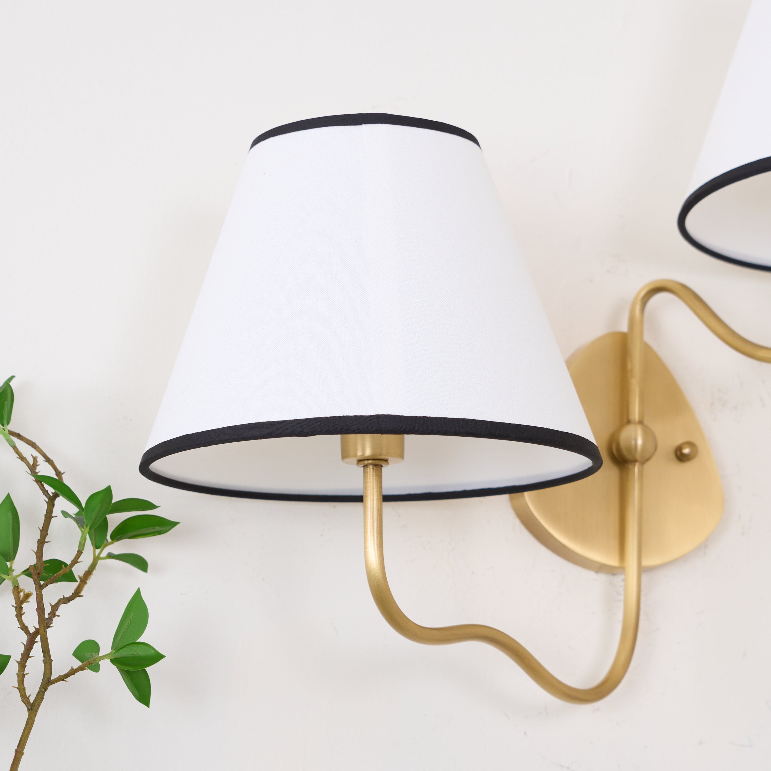 Evynor Vintage Industrial Brass Fabric Wall Lamp - Letslighting