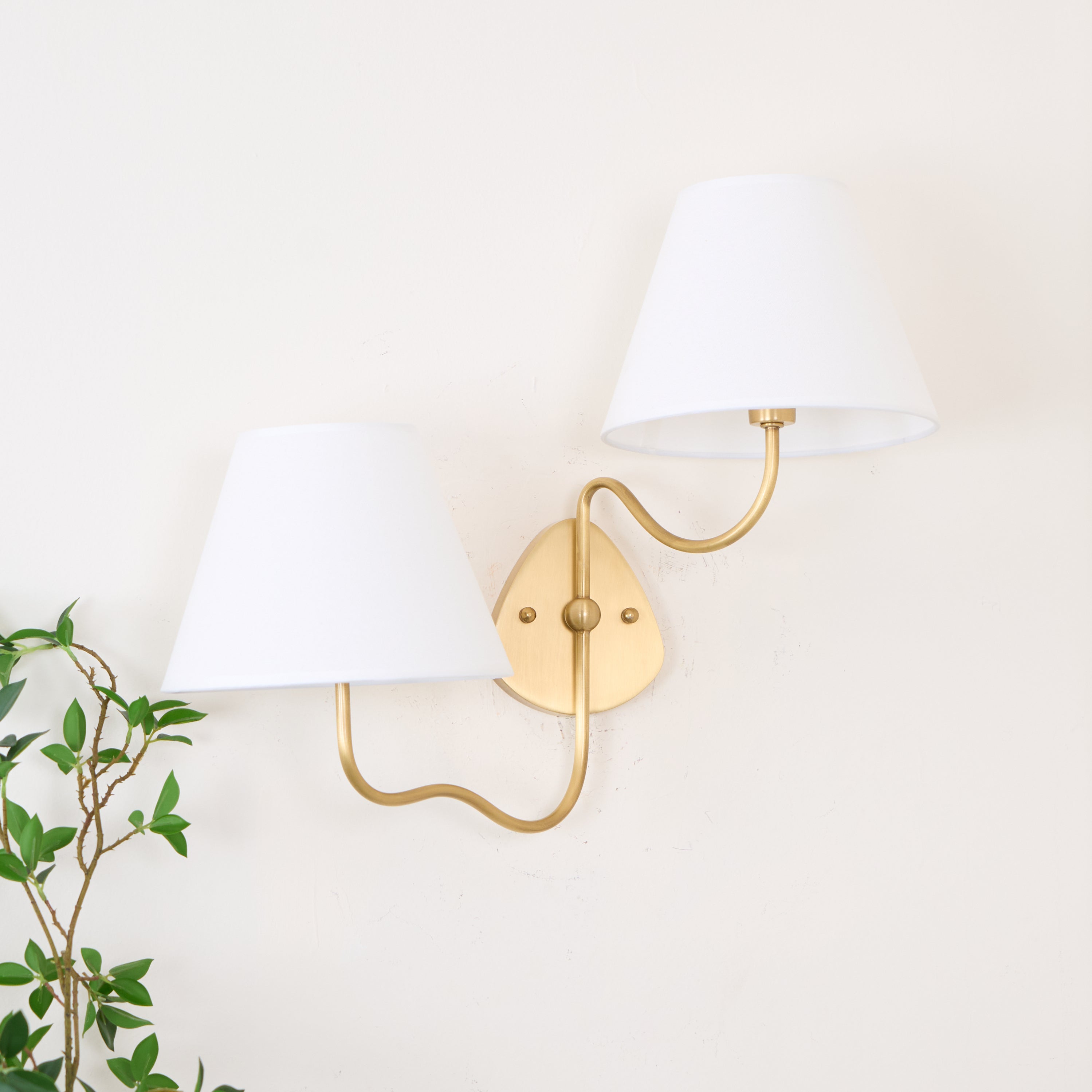 Evynor Vintage Industrial Brass Fabric Wall Lamp - Letslighting