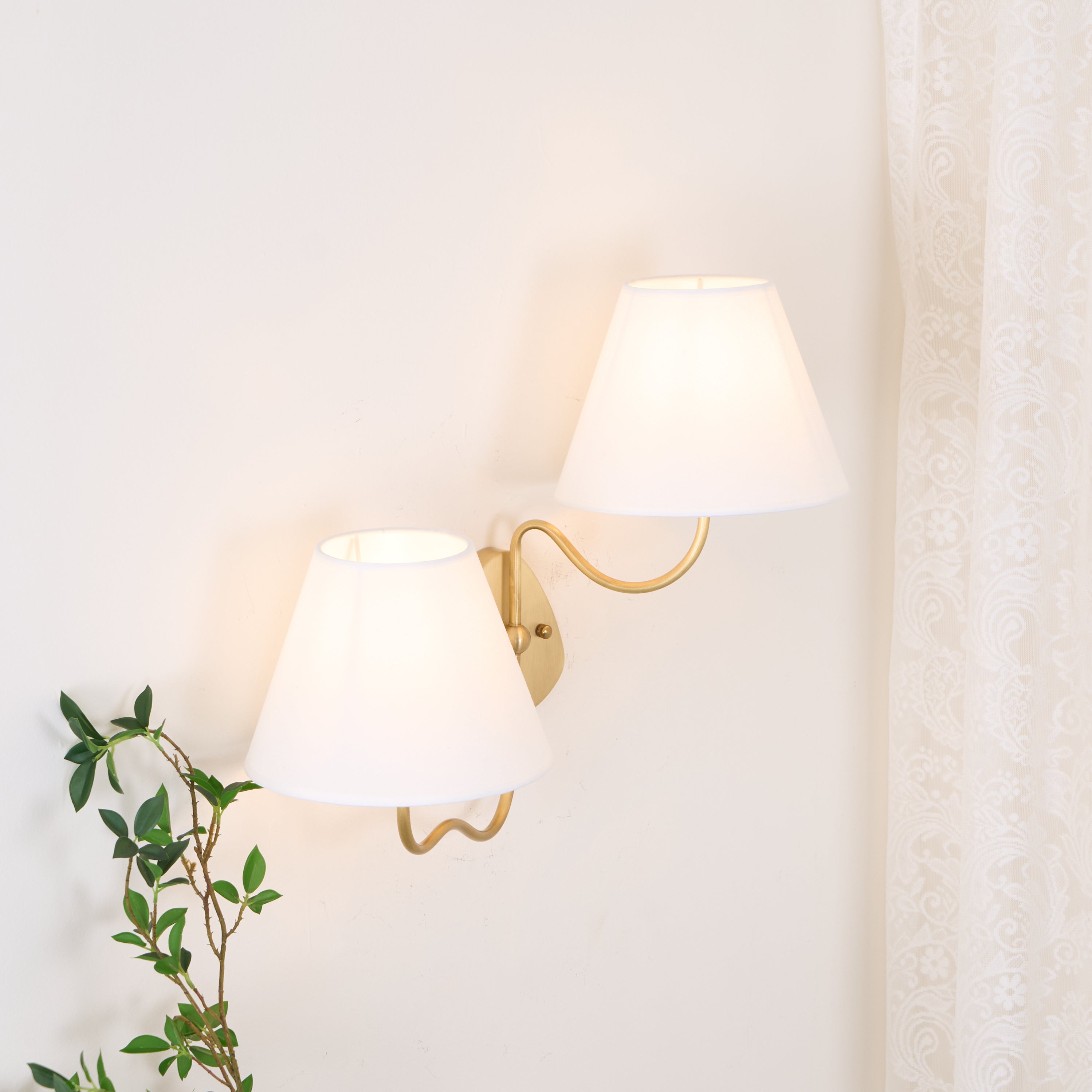 Evynor Vintage Industrial Brass Fabric Wall Lamp - Letslighting