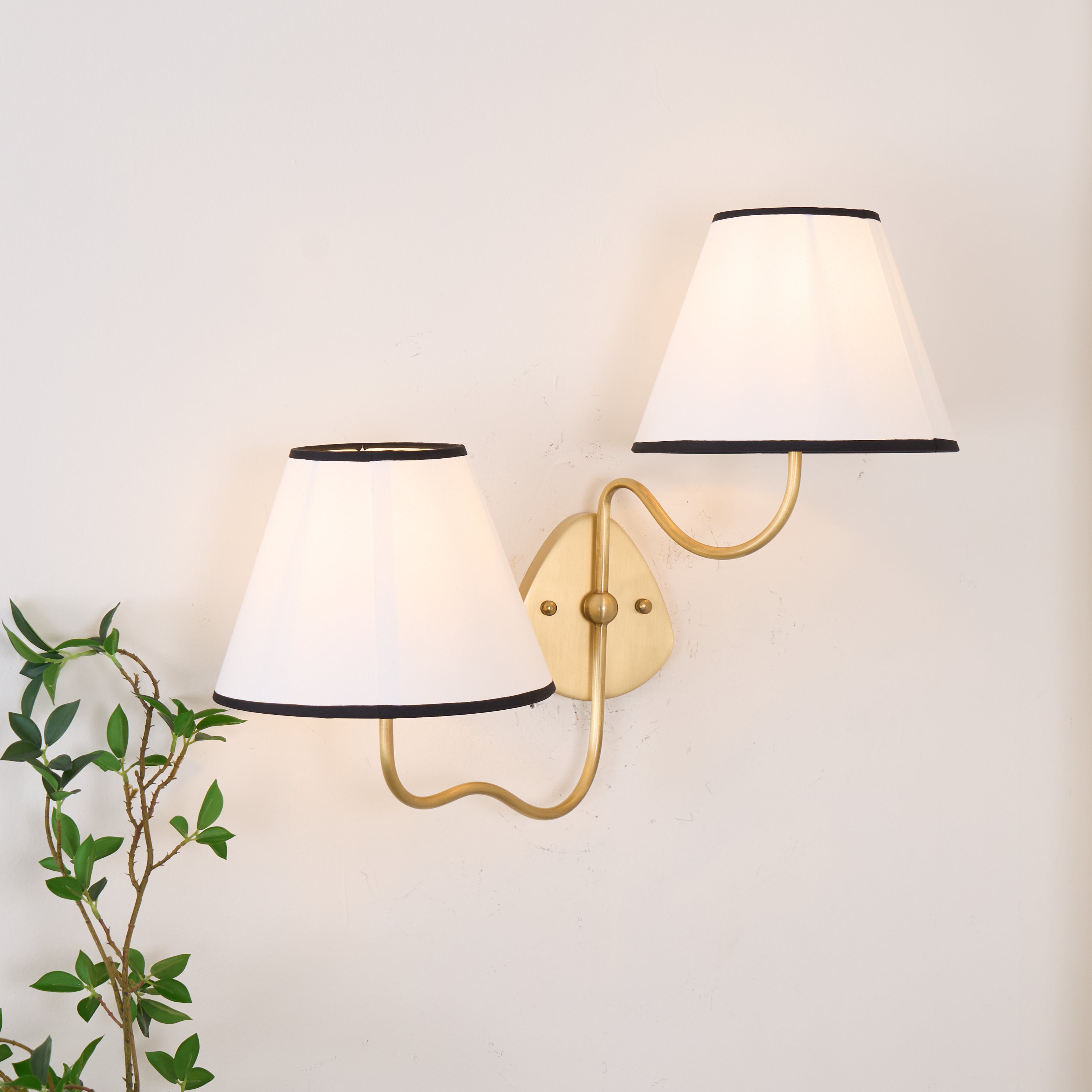 Evynor Vintage Industrial Brass Fabric Wall Lamp - Letslighting