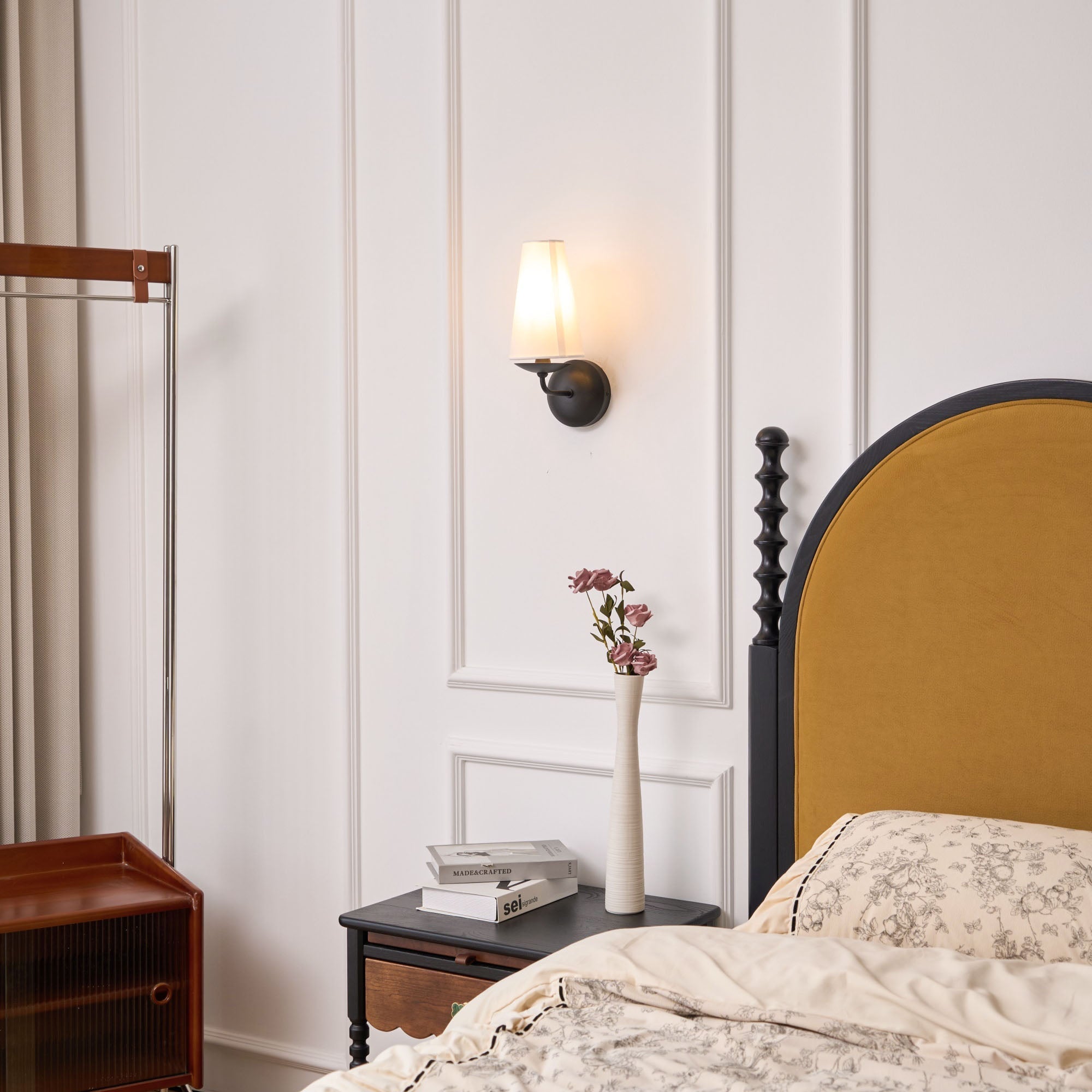 Avraee Modern Minimalist Brass Fabric Wall Lamp - Letslighting