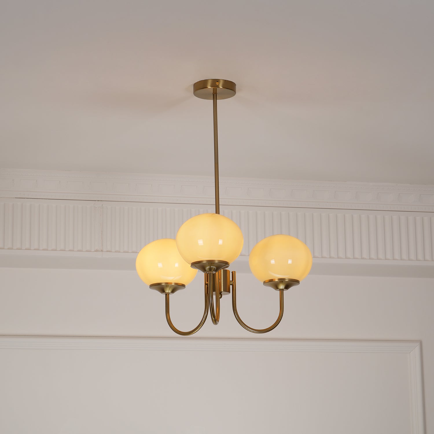 Lustra Chandelier Pink Glass Globe Gold - Letslighting