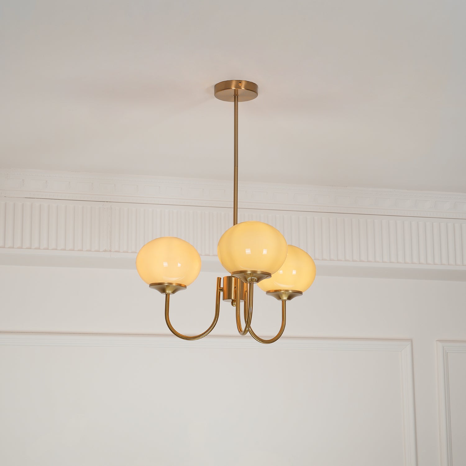 Lustra Chandelier Pink Glass Globe Gold - Letslighting