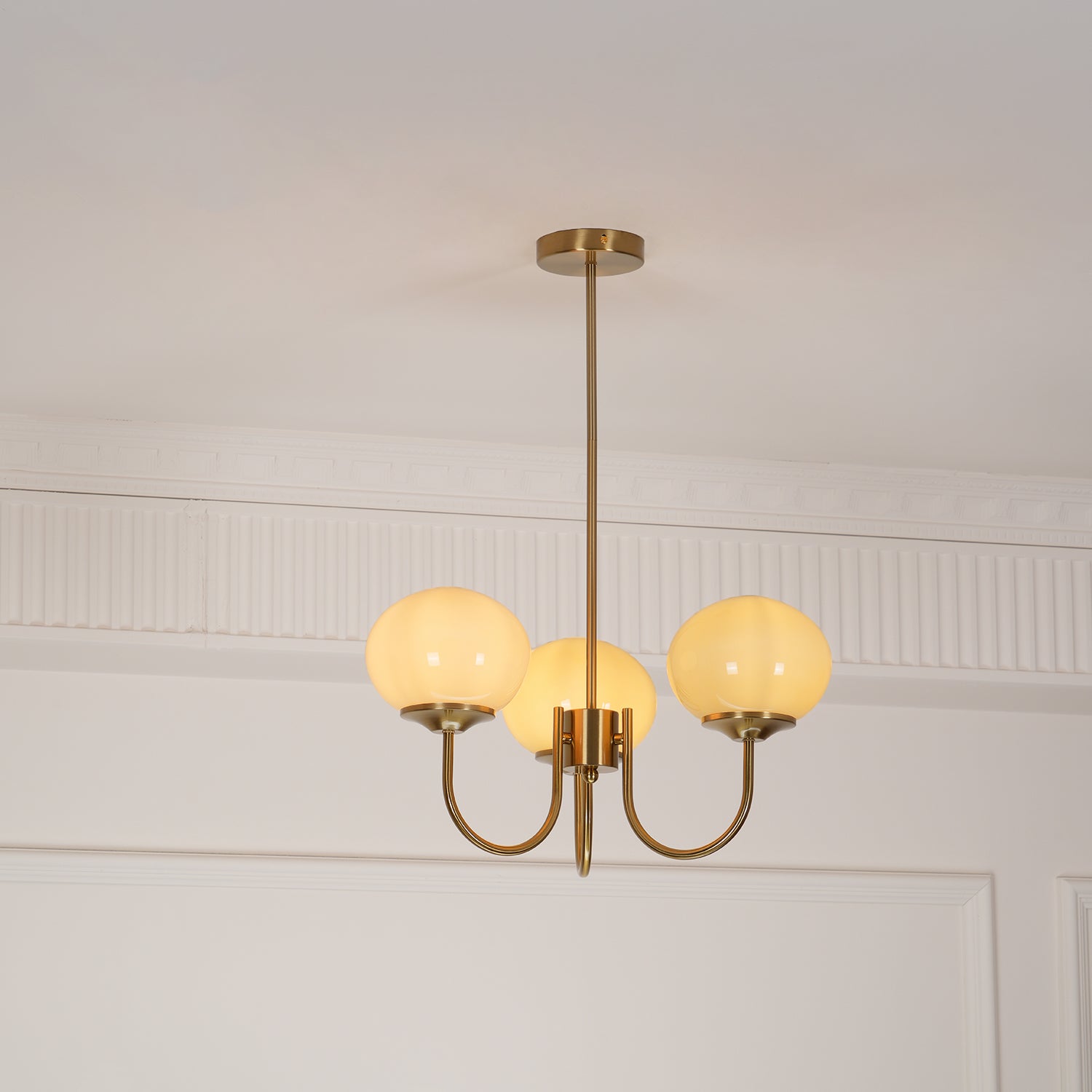 Lustra Chandelier Pink Glass Globe Gold - Letslighting