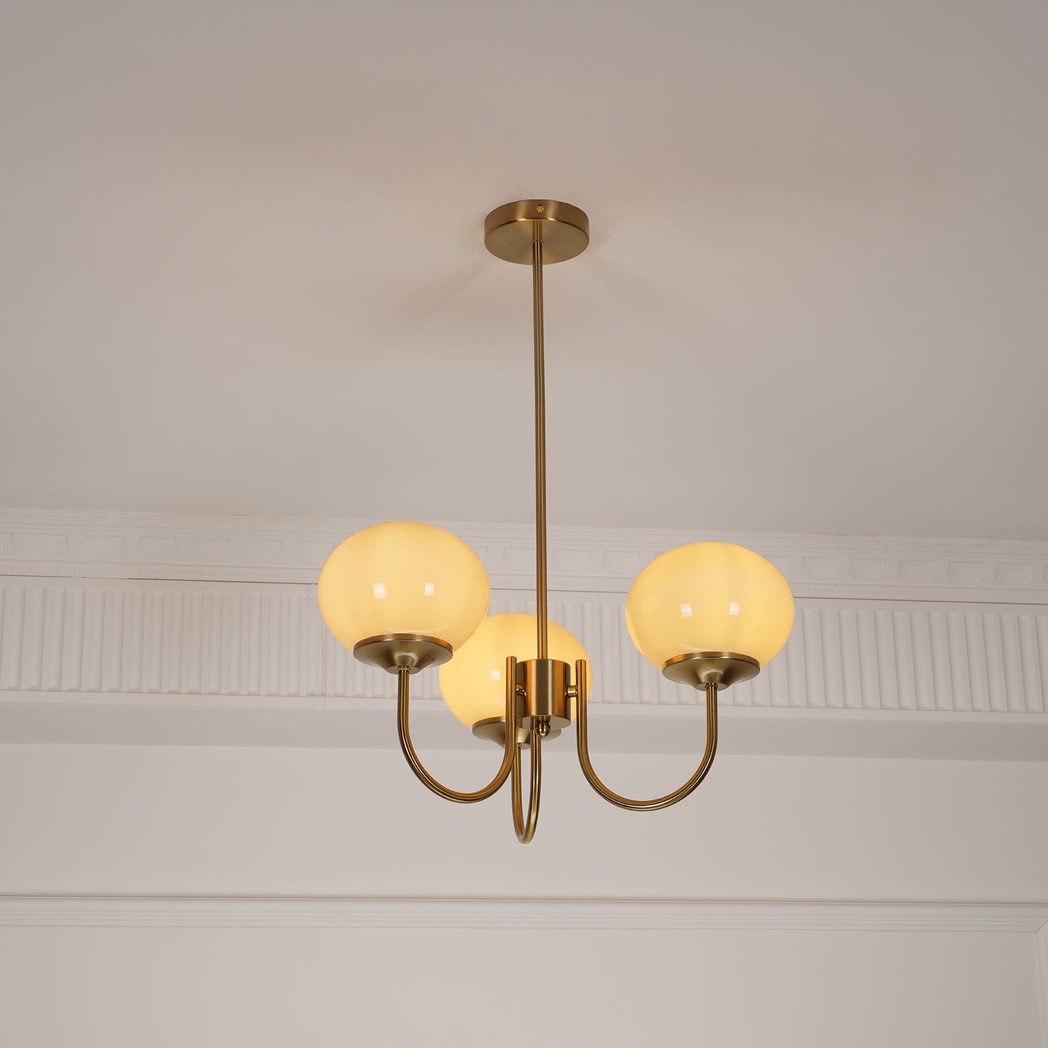 Lustra Chandelier Pink Glass Globe Gold - Letslighting
