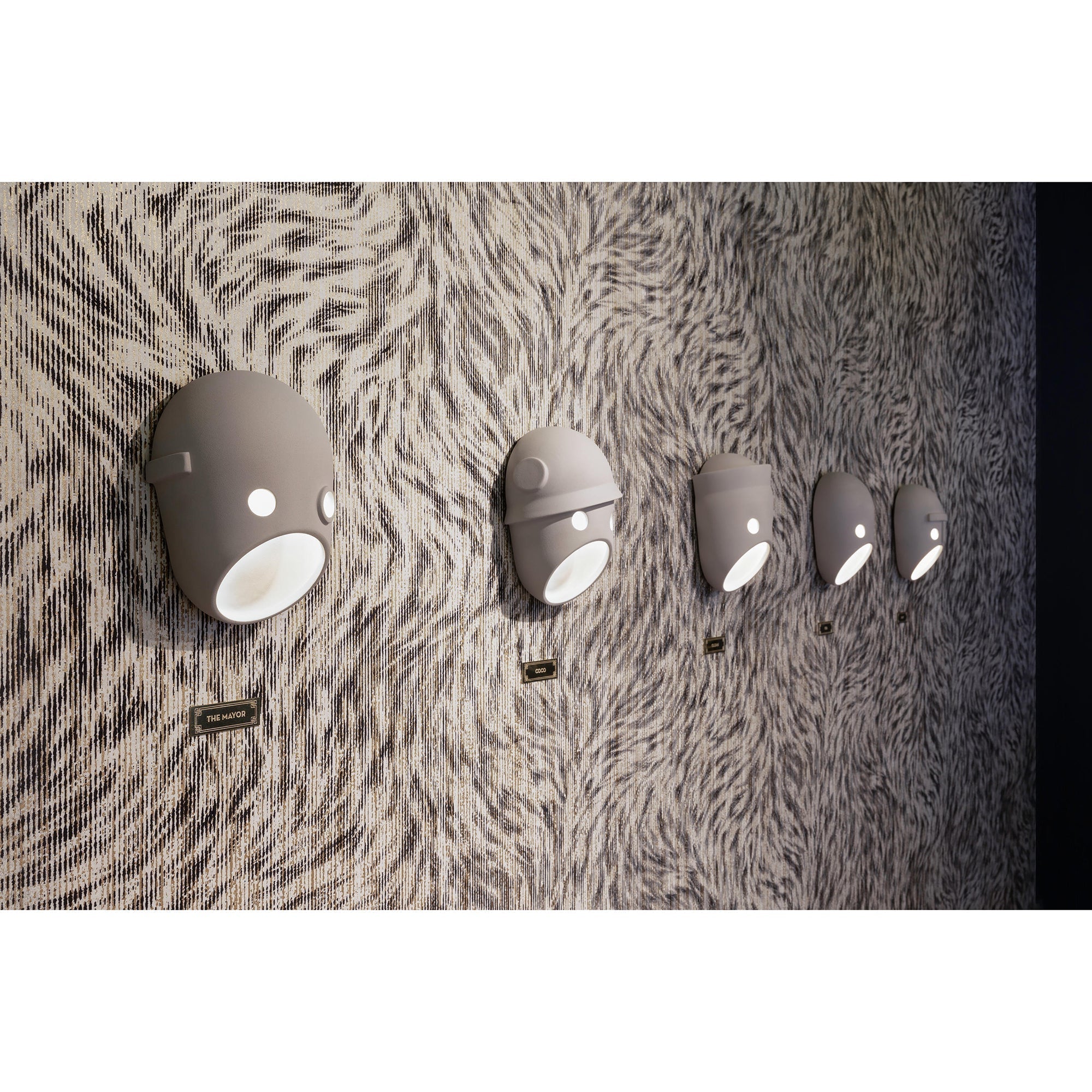 Mask Individual Creativity Resin Wall Light - Letslighting