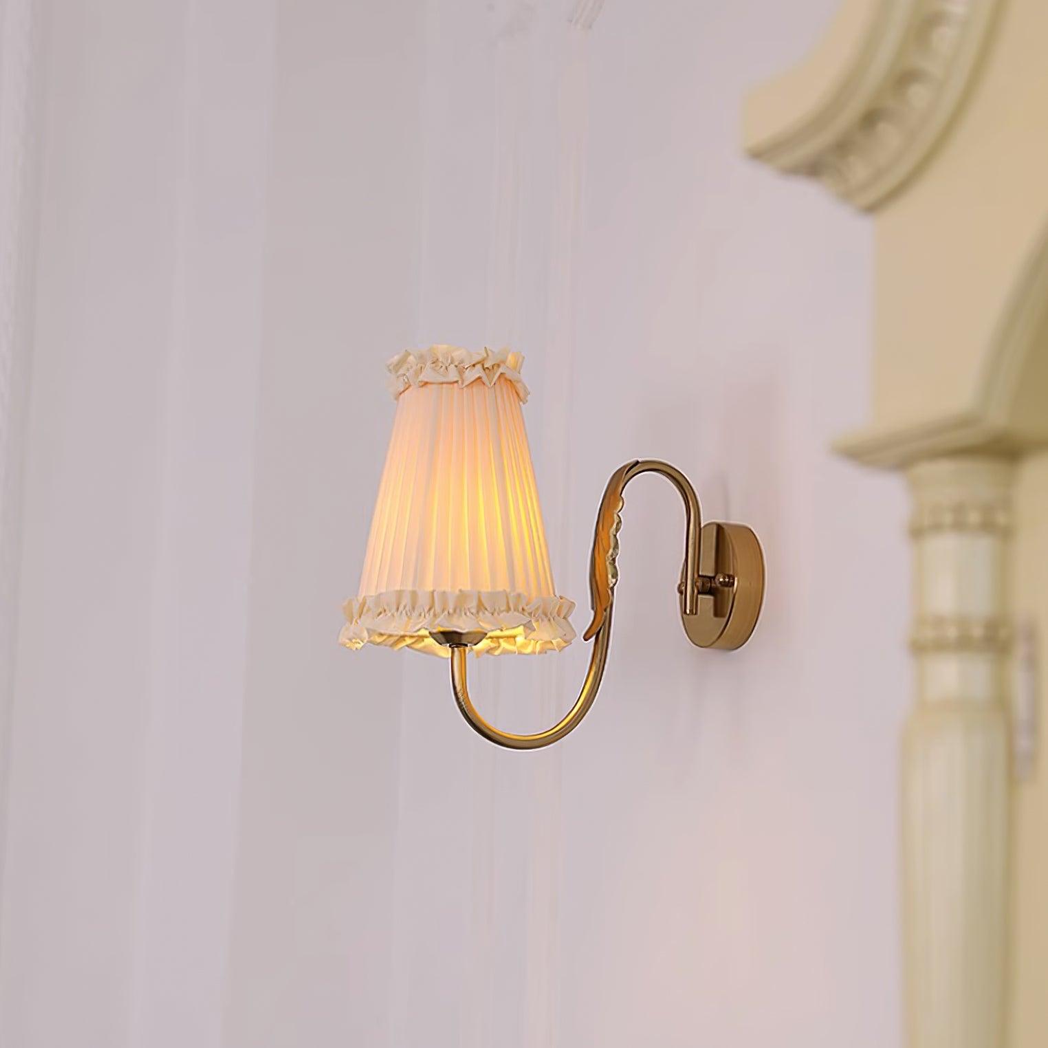 Mcveigh Refined Vintage Gold Finish Wall Lamp - Letslighting