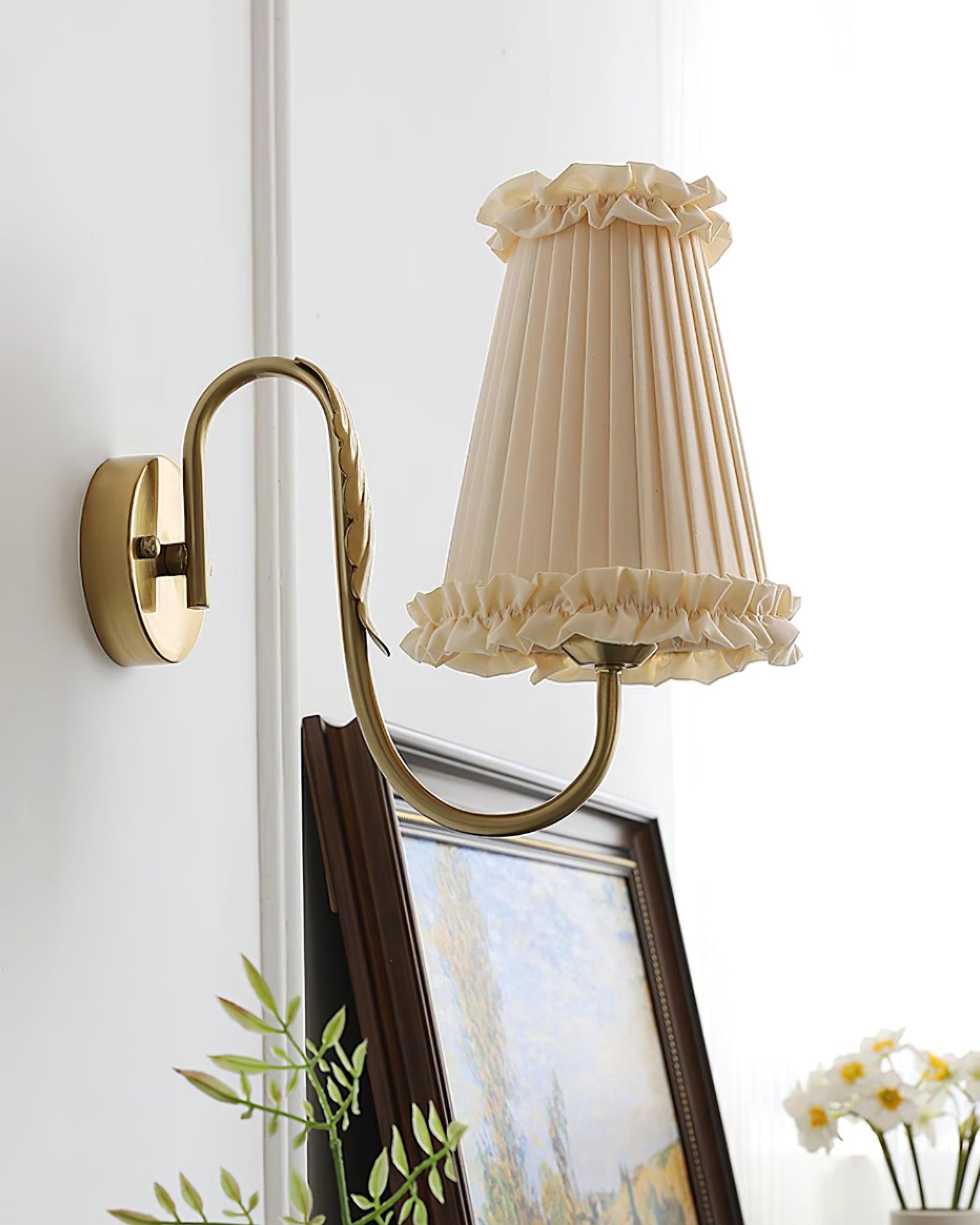 Mcveigh Refined Vintage Gold Finish Wall Lamp - Letslighting