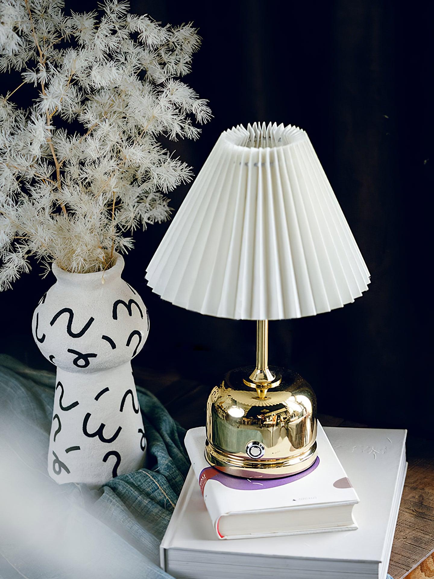 Lynn Modern Table Lamp - Letslighting