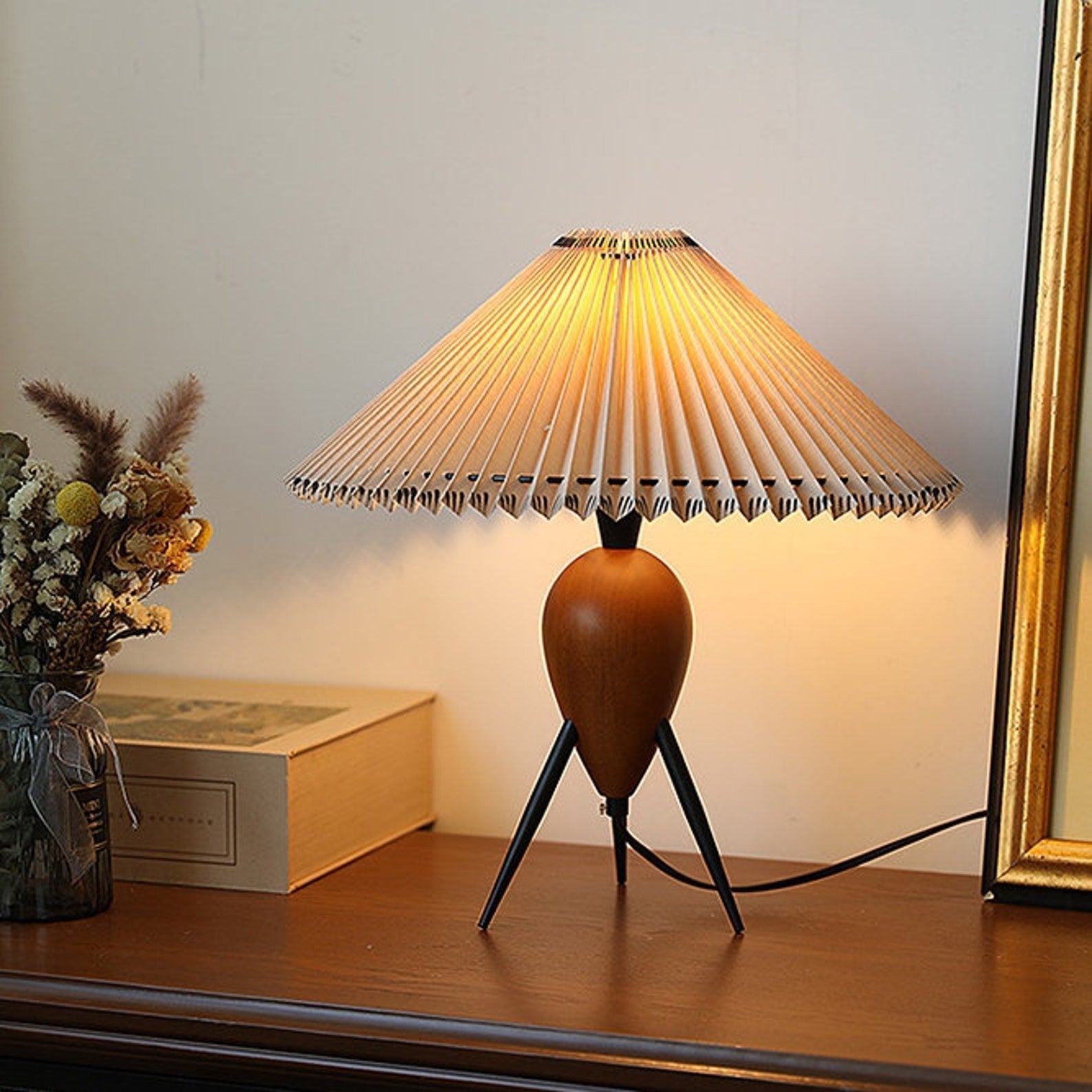 Elyse Wood & Fabric Retro Table Lamp - Letslighting