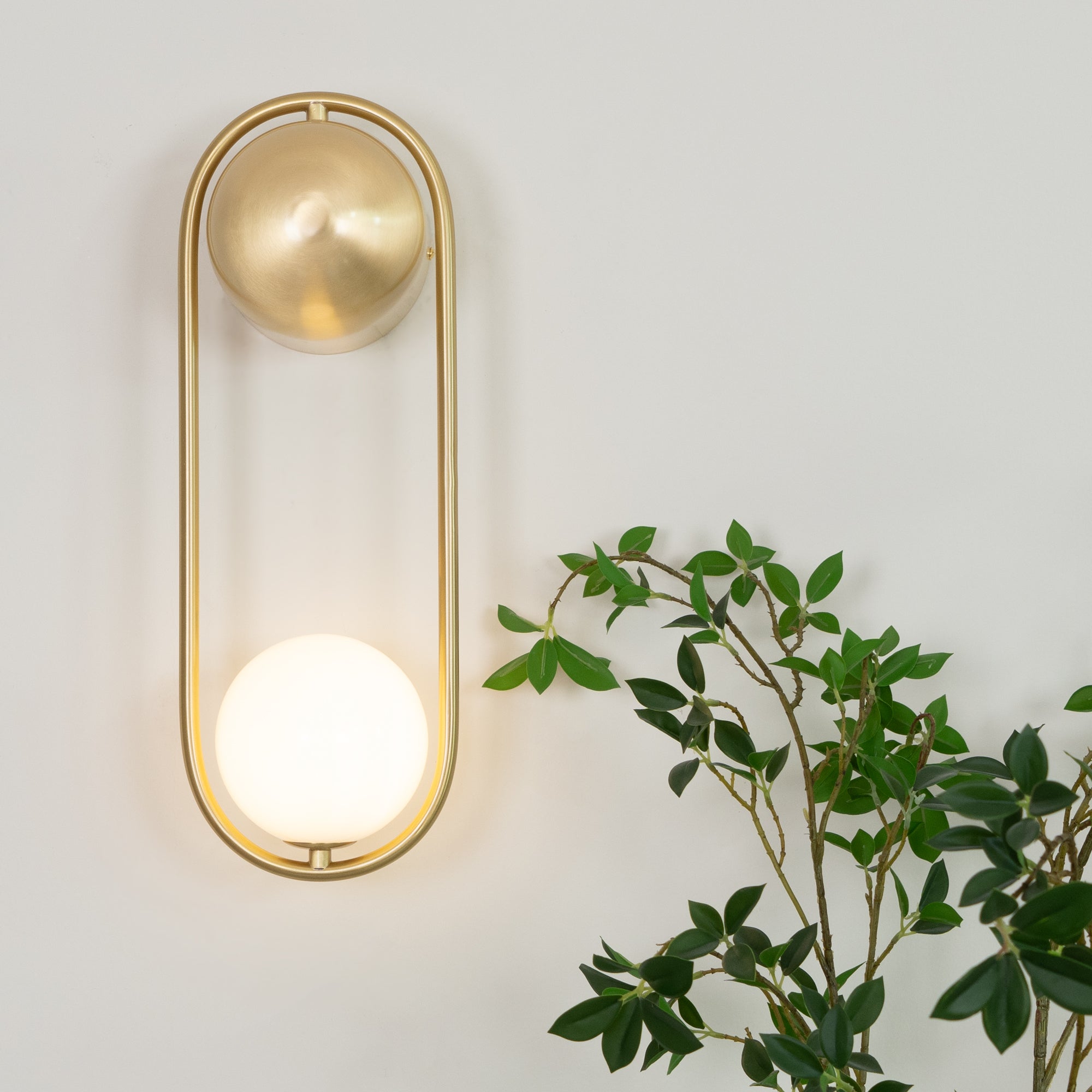 Radiain Brass Minimalist Wall Lamp - Letslighting
