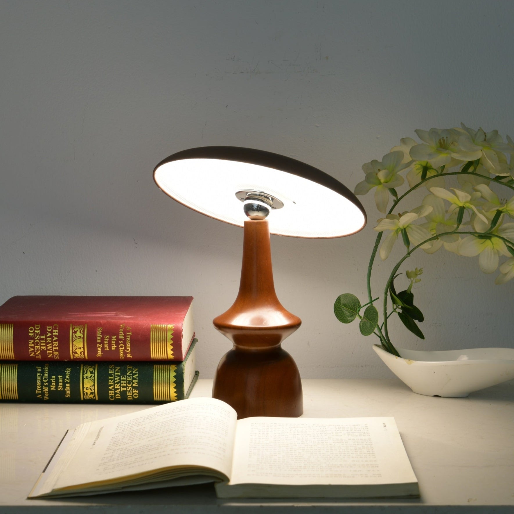 Orbis Vintage Wood Table Lamp - Letslighting