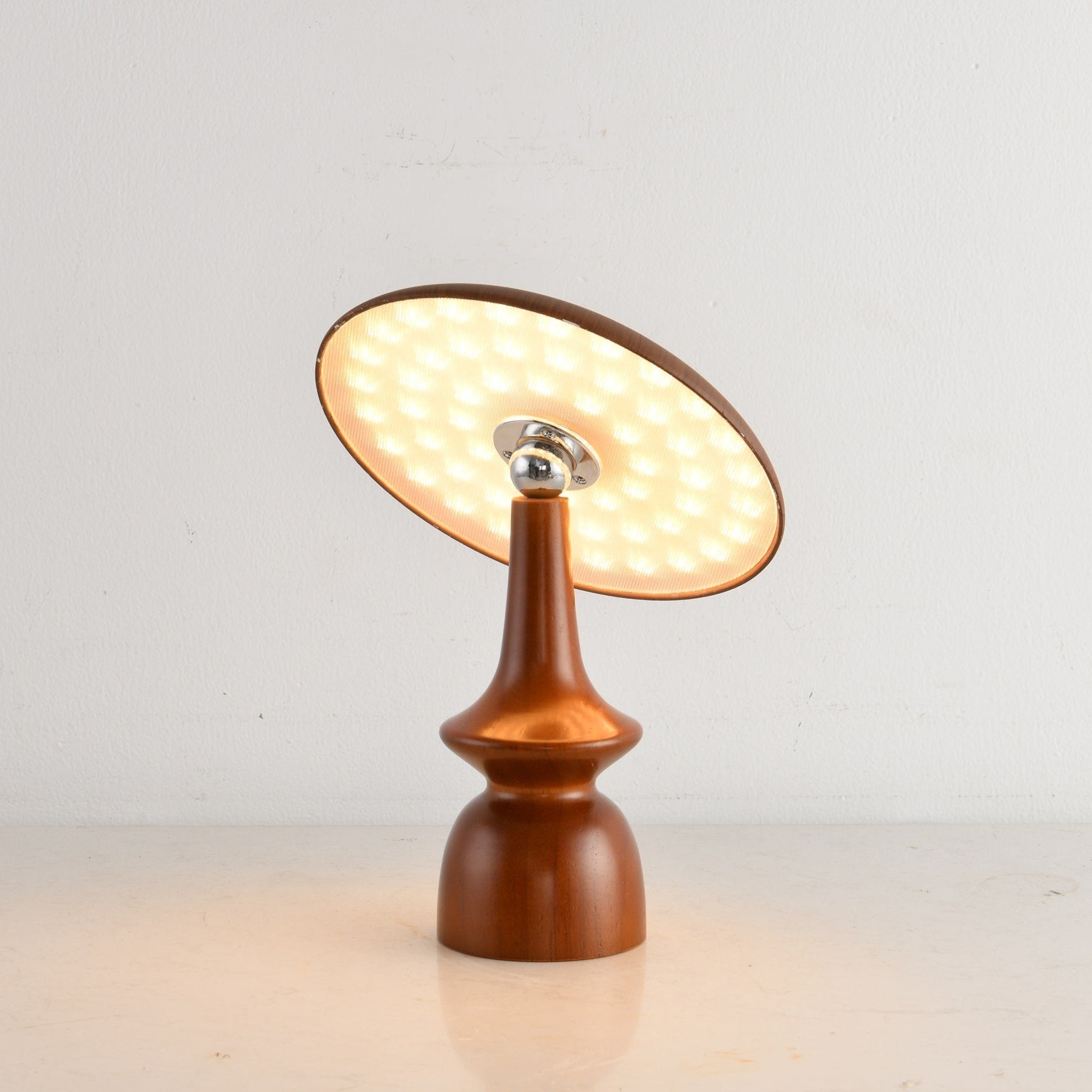 Orbis Vintage Wood Table Lamp - Letslighting