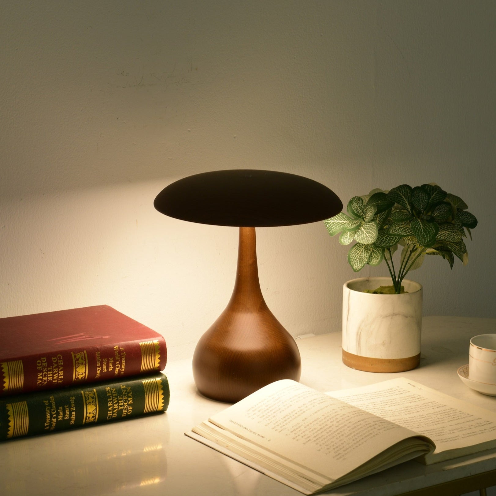 Orbis Vintage Wood Table Lamp - Letslighting
