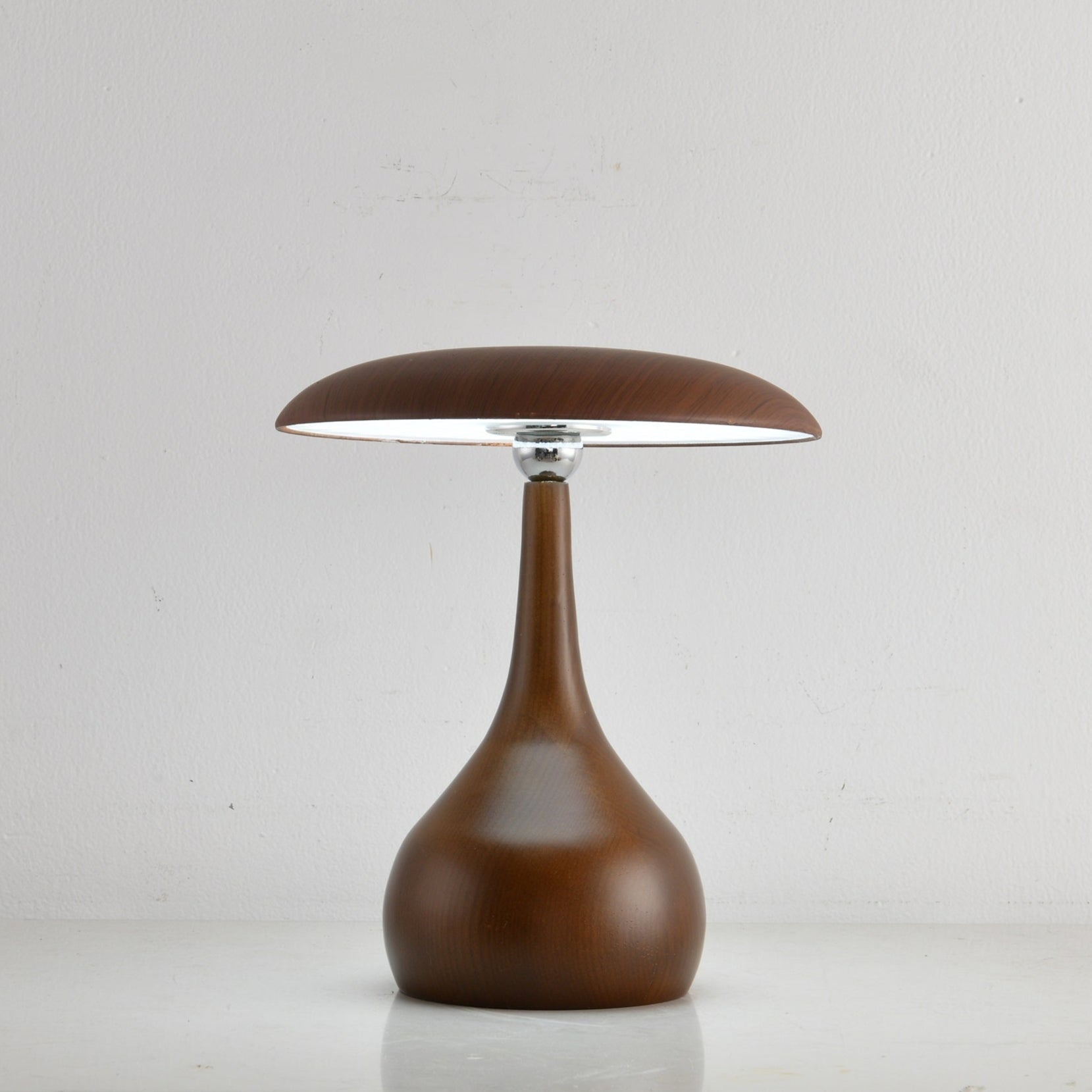 Orbis Vintage Wood Table Lamp - Letslighting
