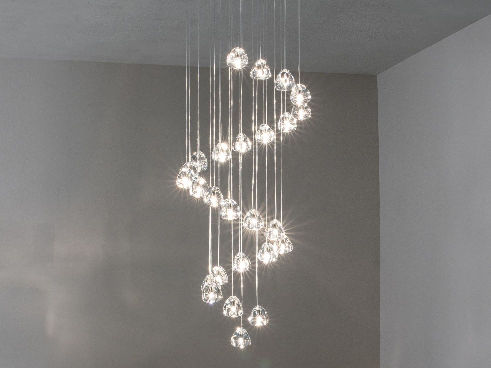 Avynor Postmodern Luxury Cherry Crystal Pendant Lamp - Letslighting