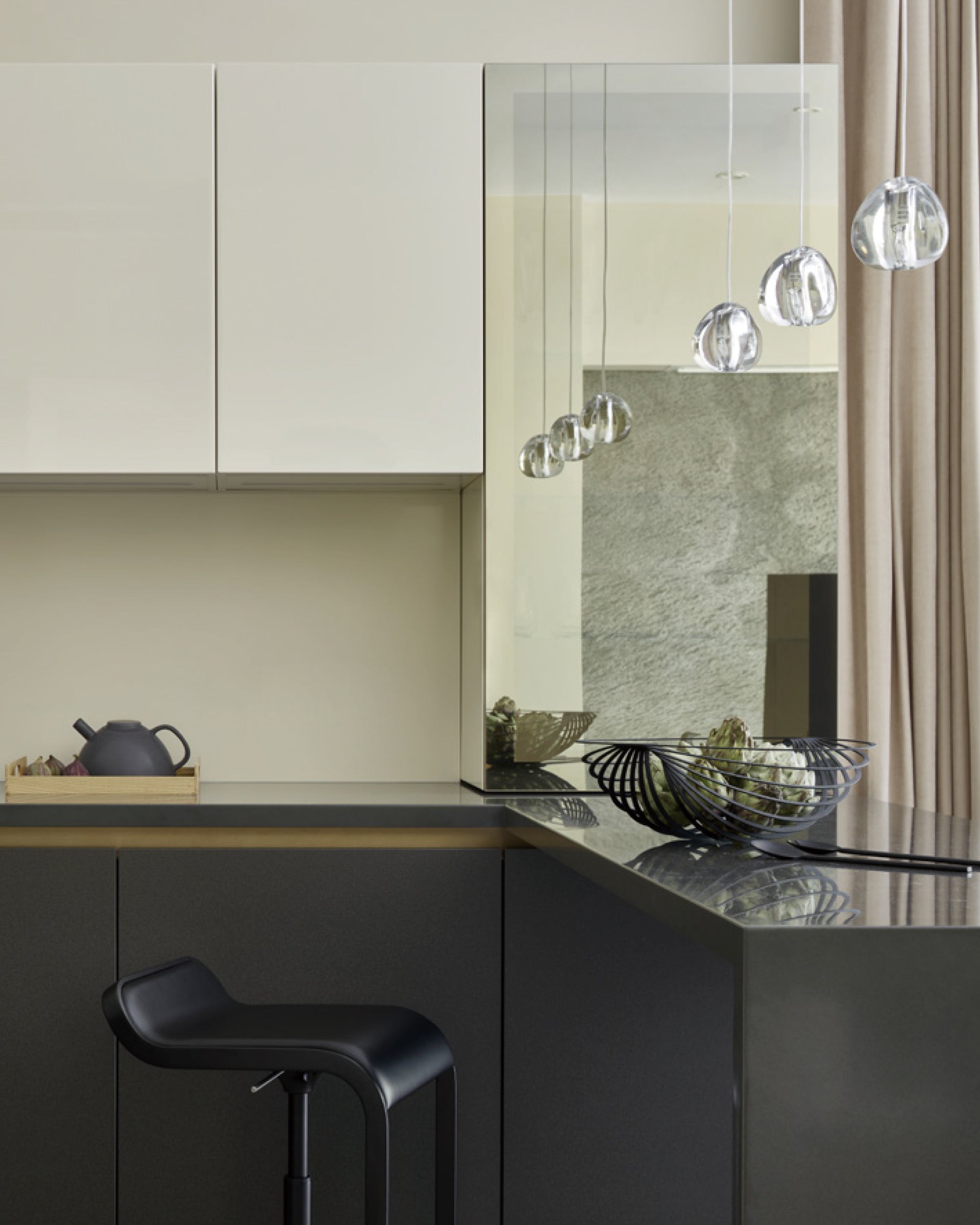 Avynor Postmodern Luxury Cherry Crystal Pendant Lamp - Letslighting