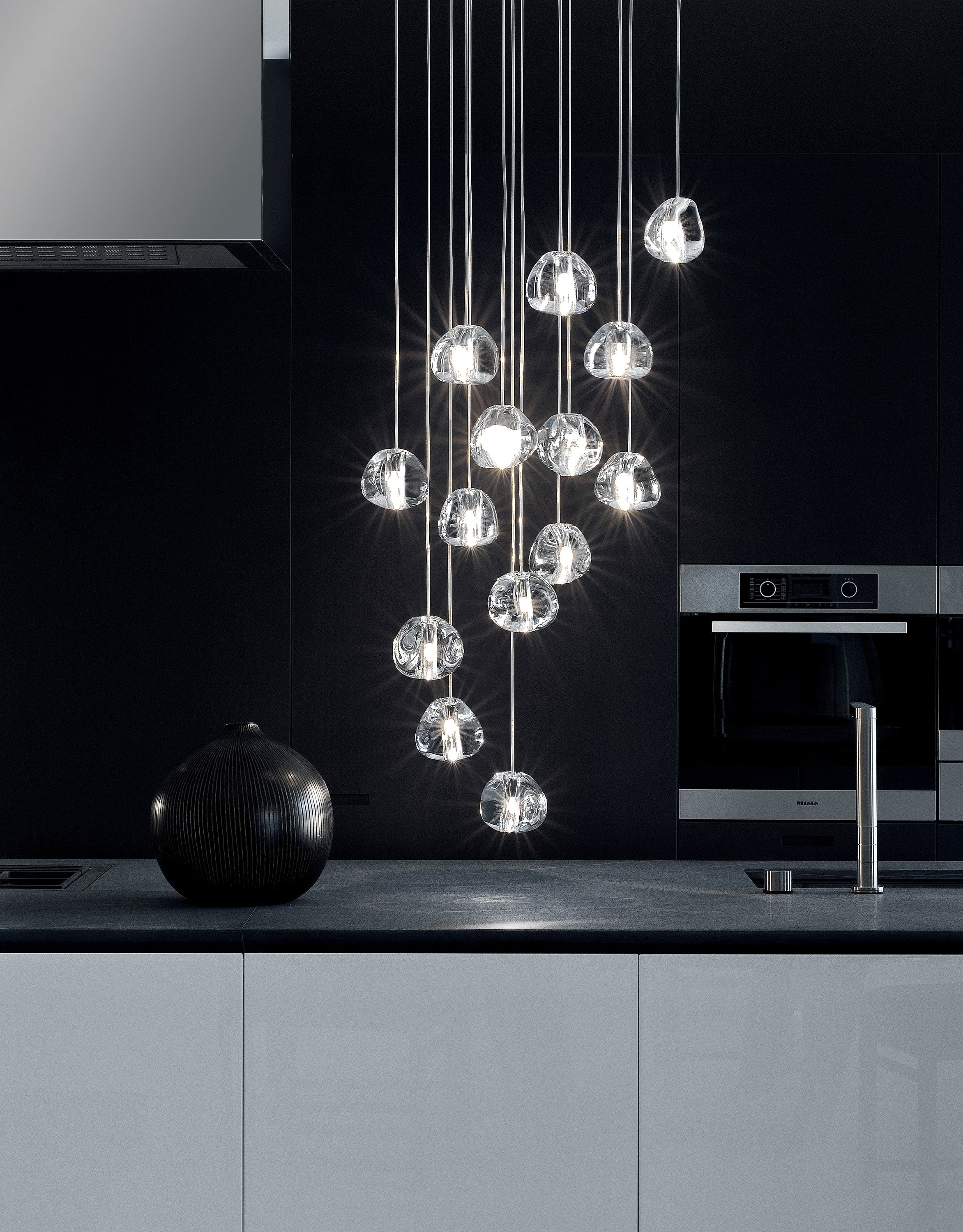 Avynor Postmodern Luxury Cherry Crystal Pendant Lamp - Letslighting