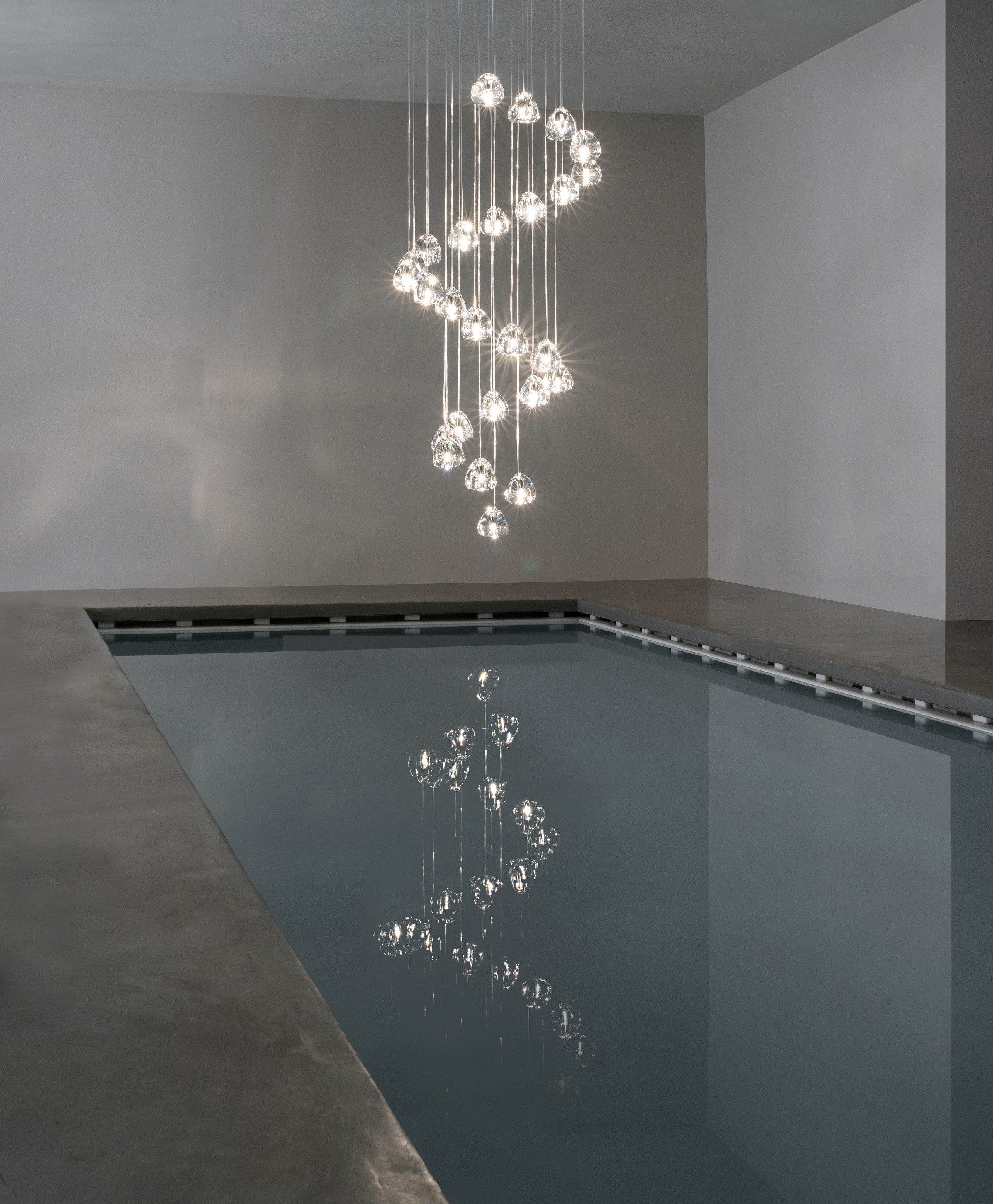Avynor Postmodern Luxury Cherry Crystal Pendant Lamp - Letslighting